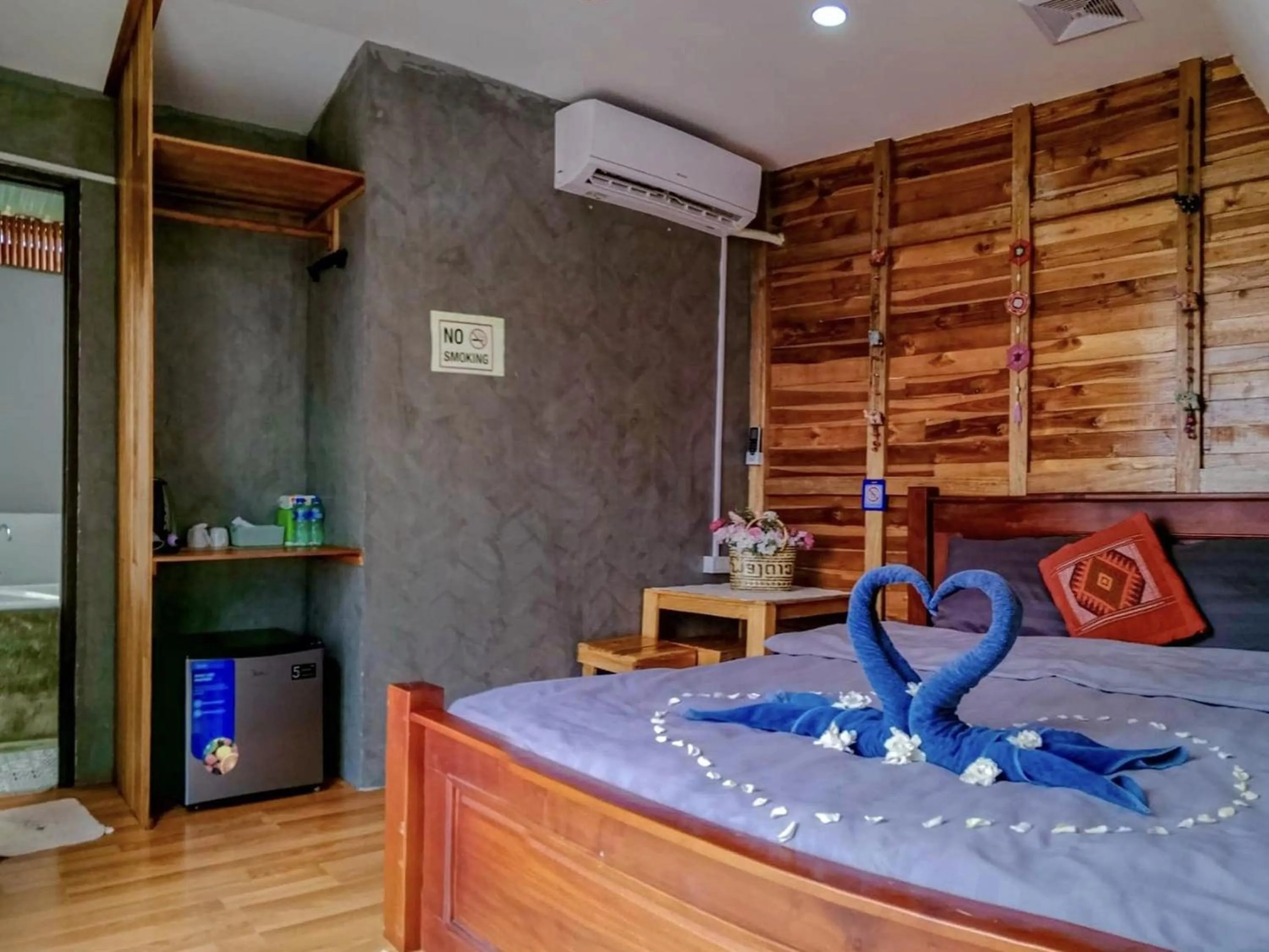 Bed in Fuang Dao Mountain Resort