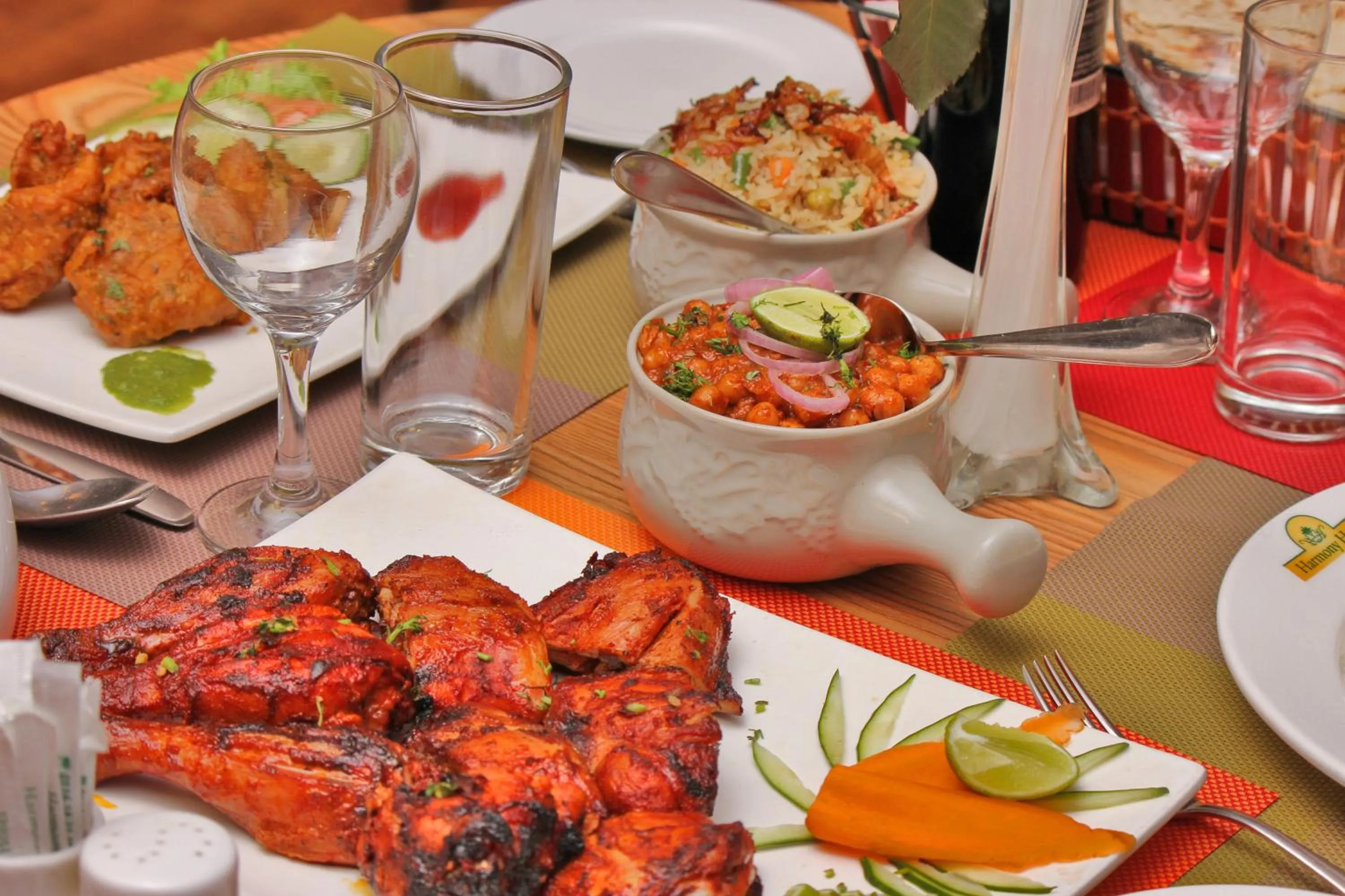 Restaurant/places to eat in Harmony Hotel