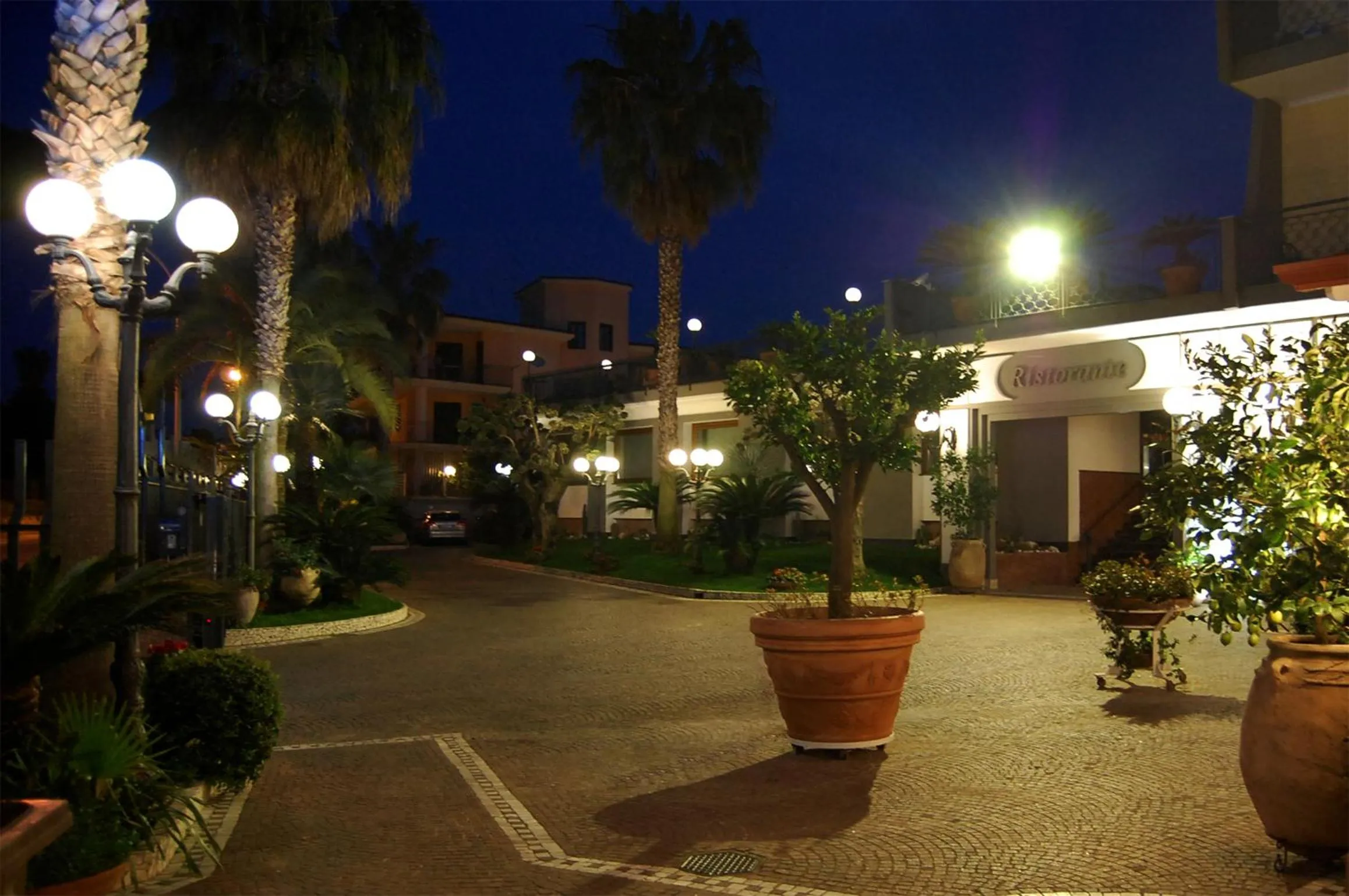 Property building in Hotel Ristorante Donato