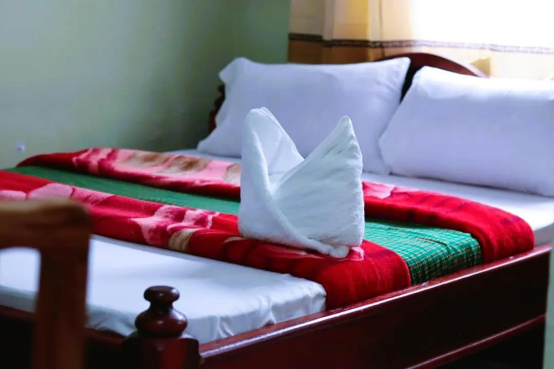 Bed in Bamboo Savannah