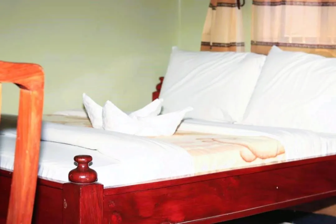 Bed in Bamboo Savannah