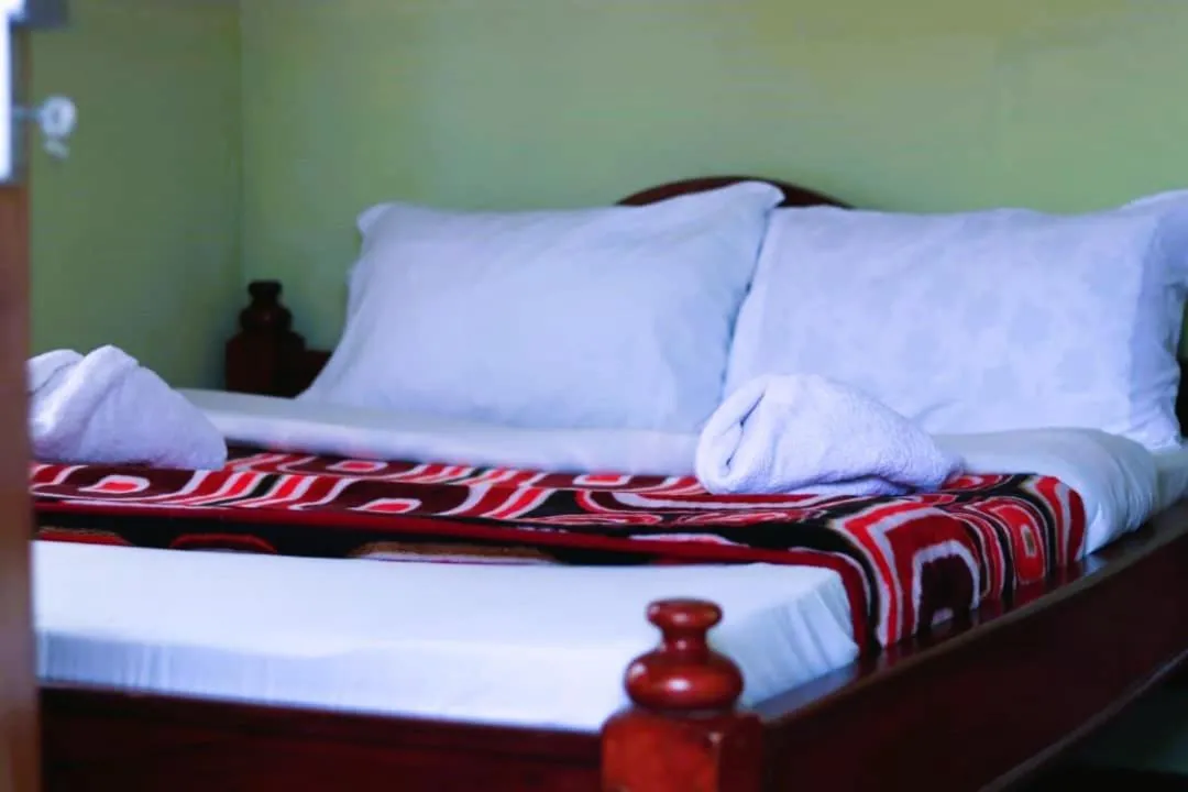 Bed in Bamboo Savannah