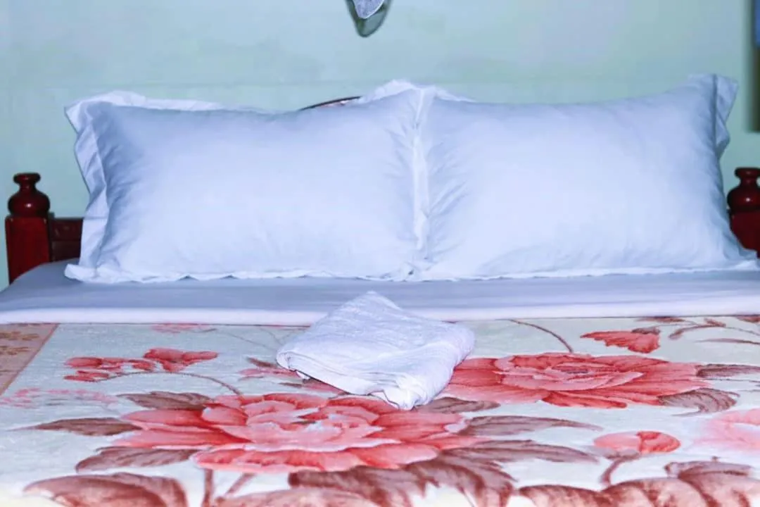 Bed in Bamboo Savannah
