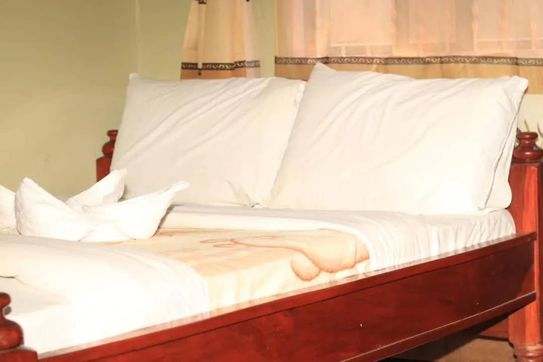 Bed in Bamboo Savannah