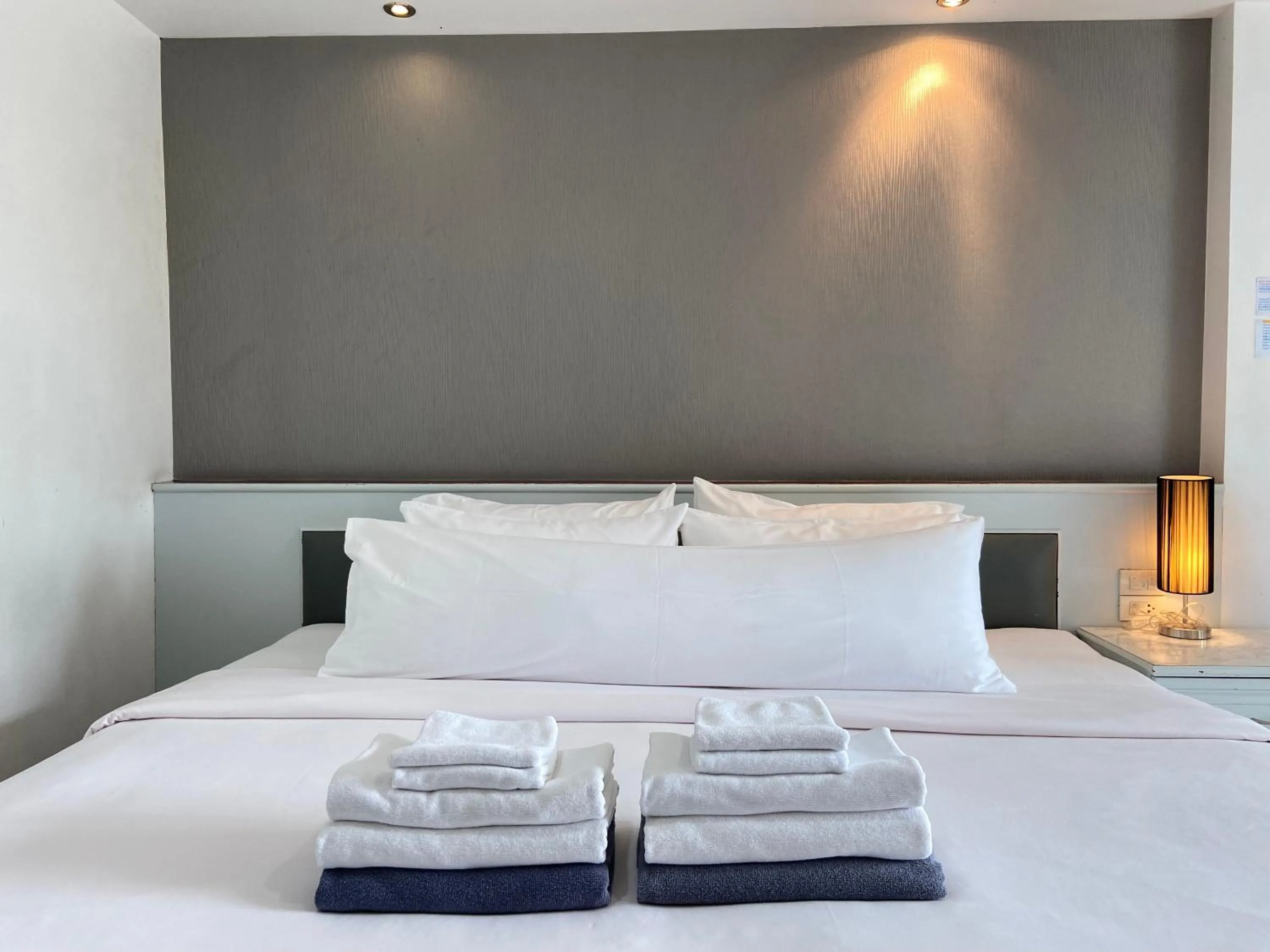 Bed in KP Seaview Jomtien