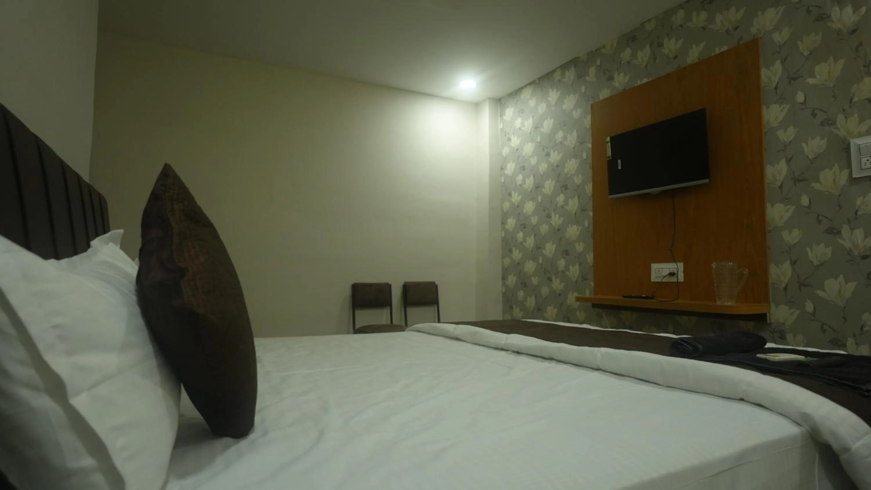 Bed in Hotel Mahakal Avantika Palace