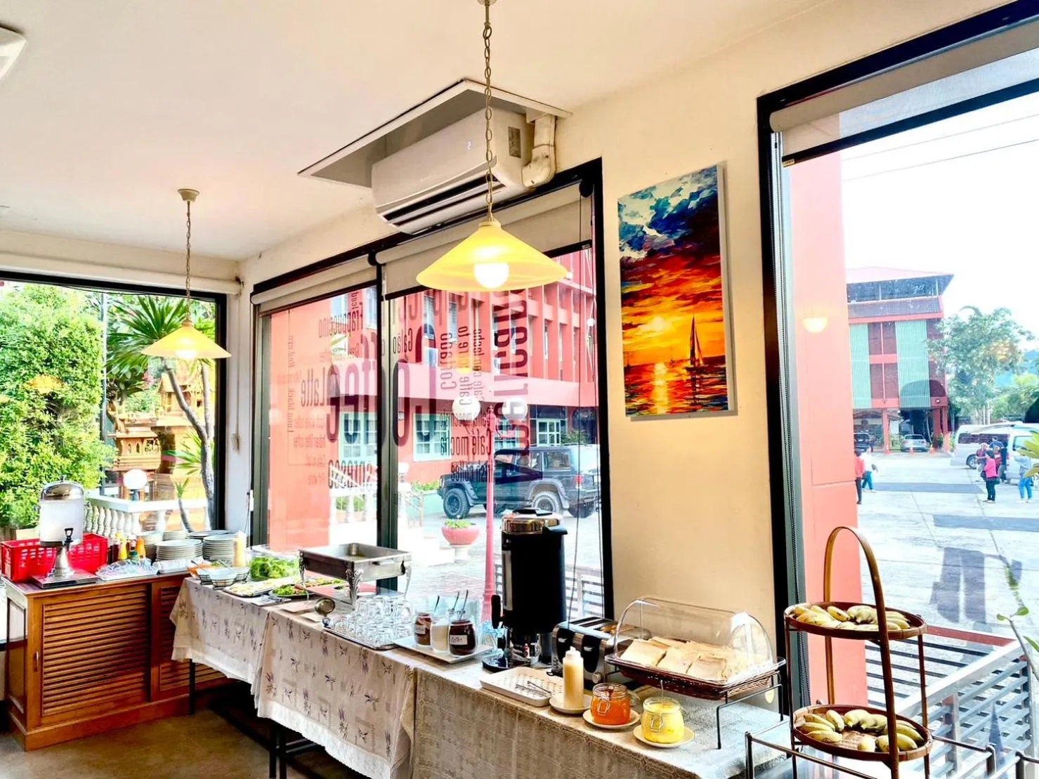 Coffee/tea facilities in Chainatgrand Hotel