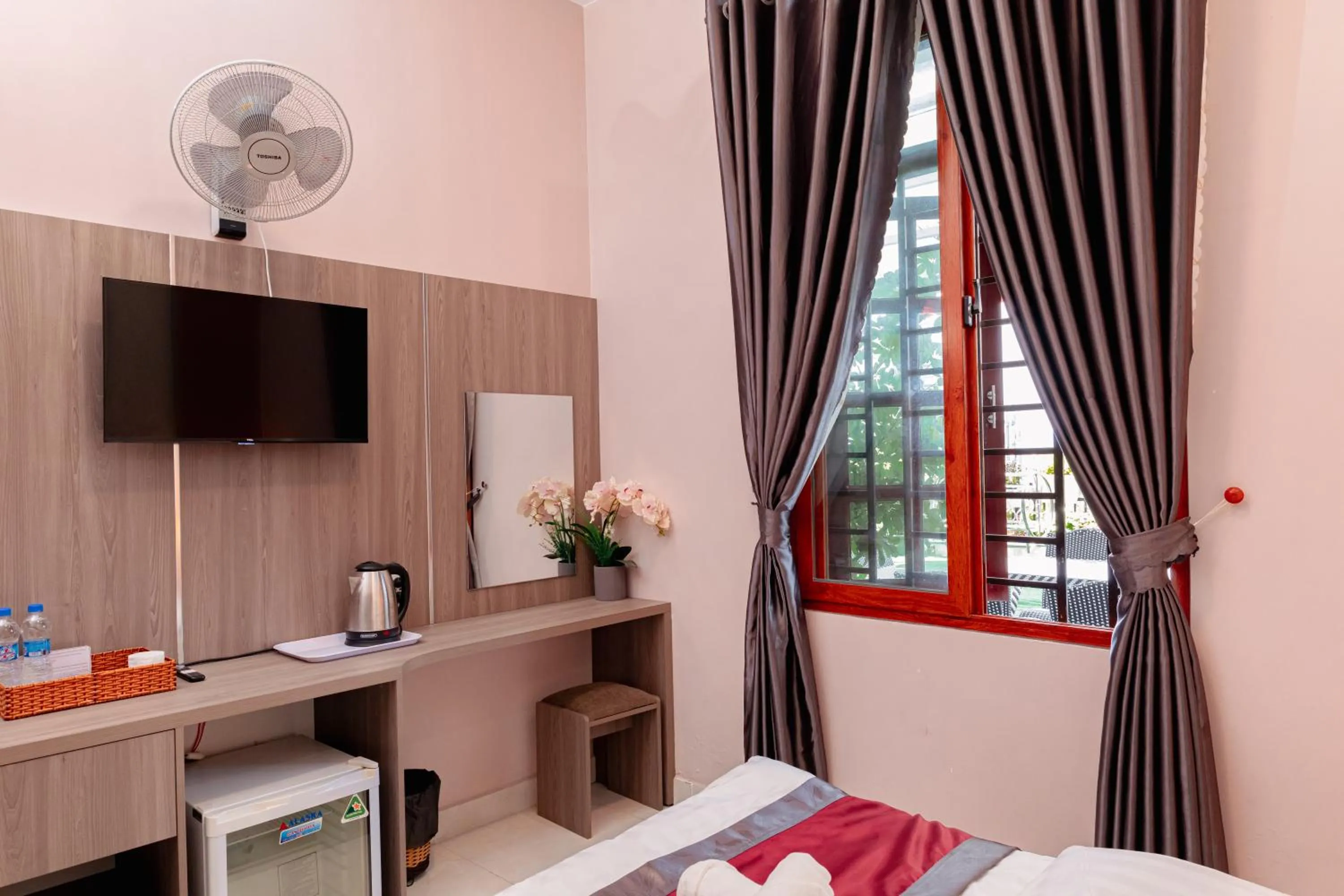 Photo of the whole room, Bed in Hoang Long Hotel Da Lat City