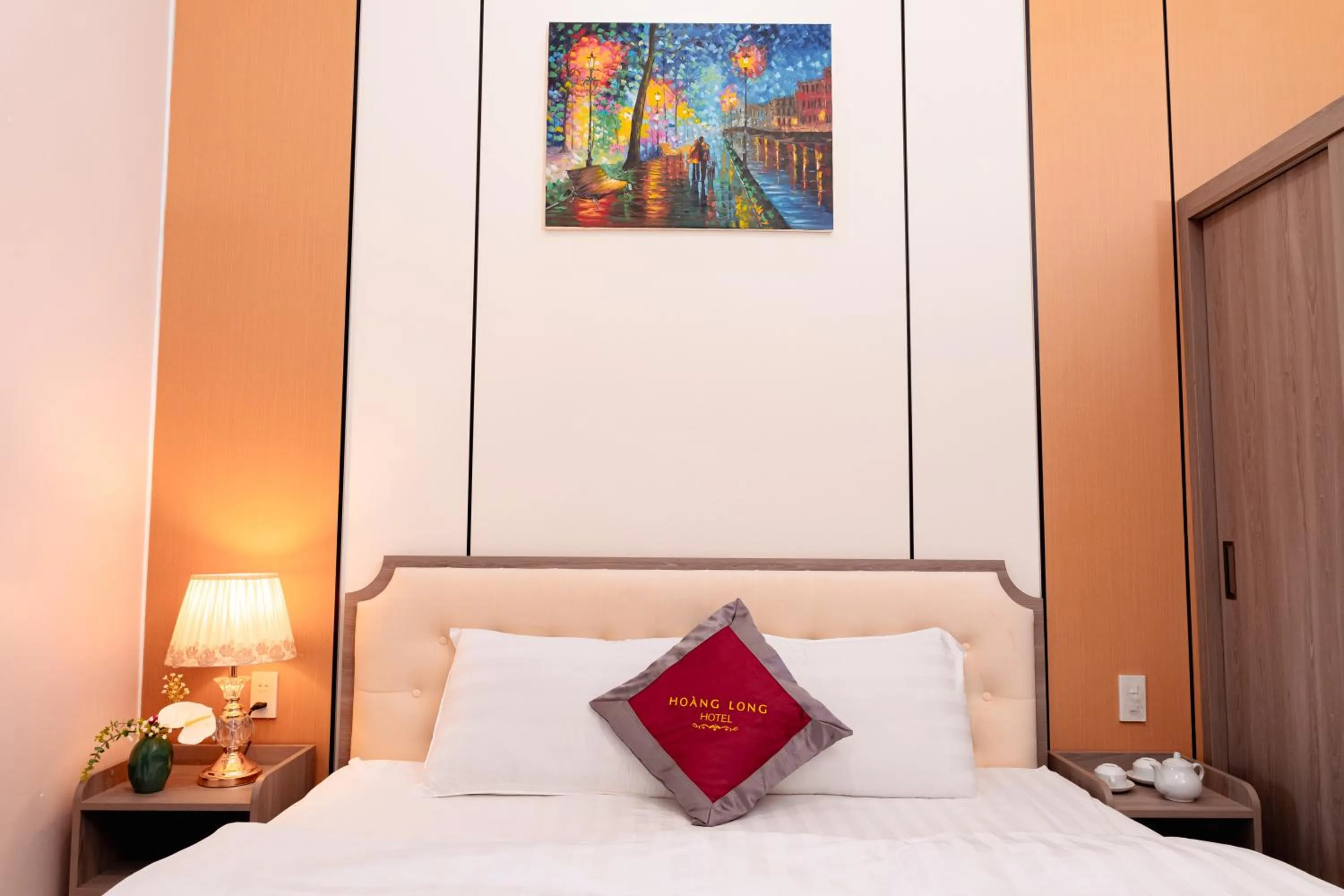 Bed in Hoang Long Hotel Da Lat City