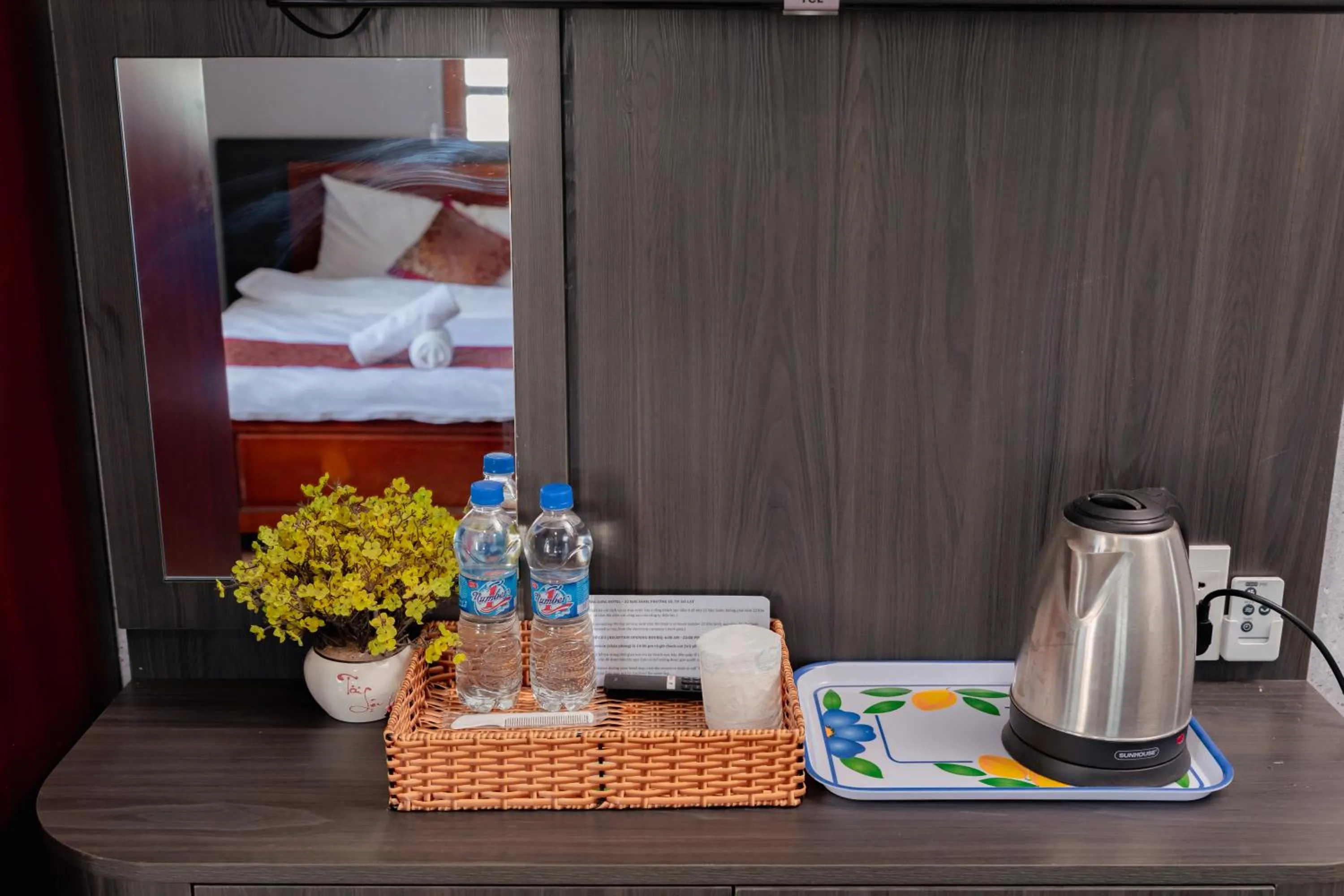 Food and drinks, Bed in Hoang Long Hotel Da Lat City