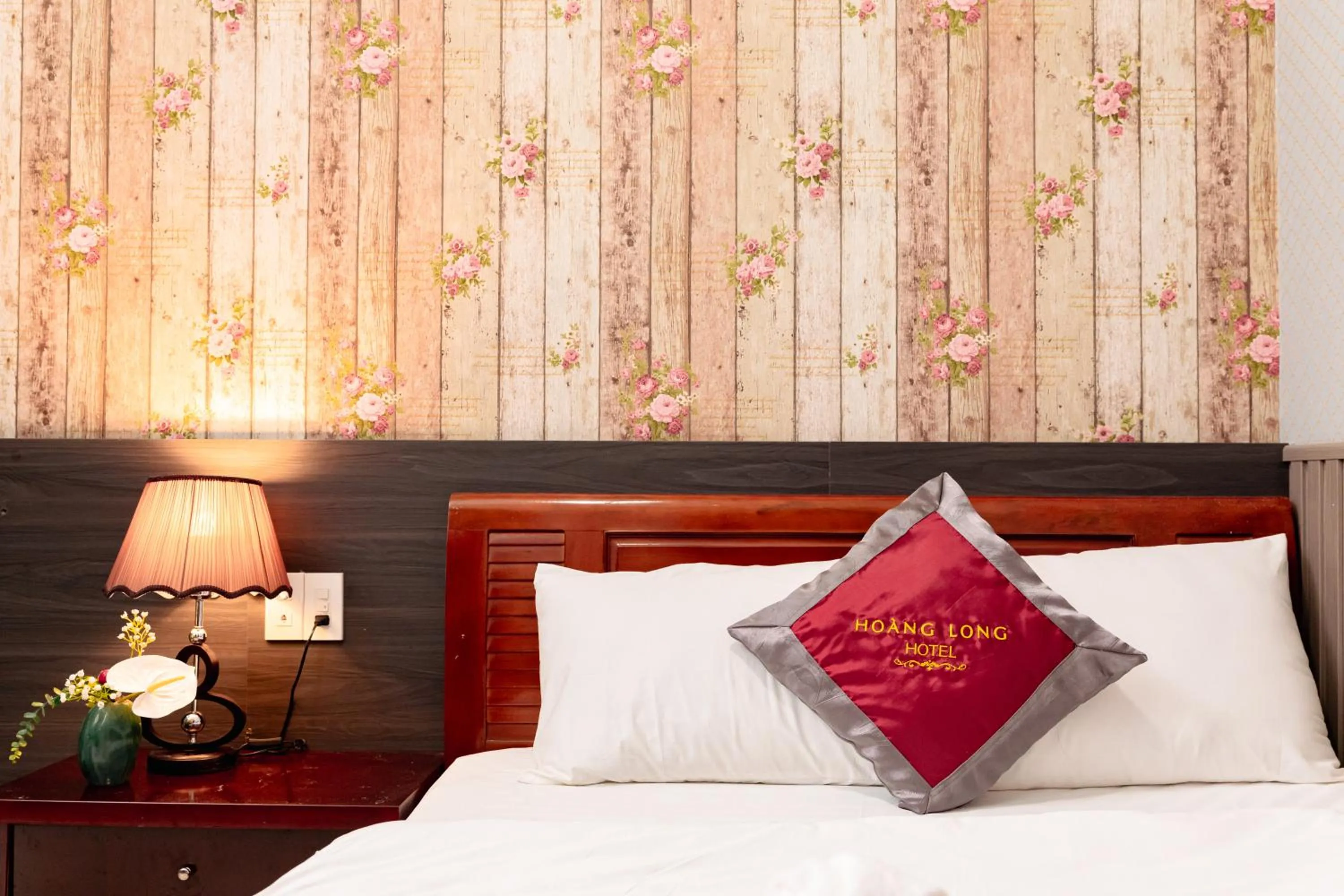 Bed in Hoang Long Hotel Da Lat City