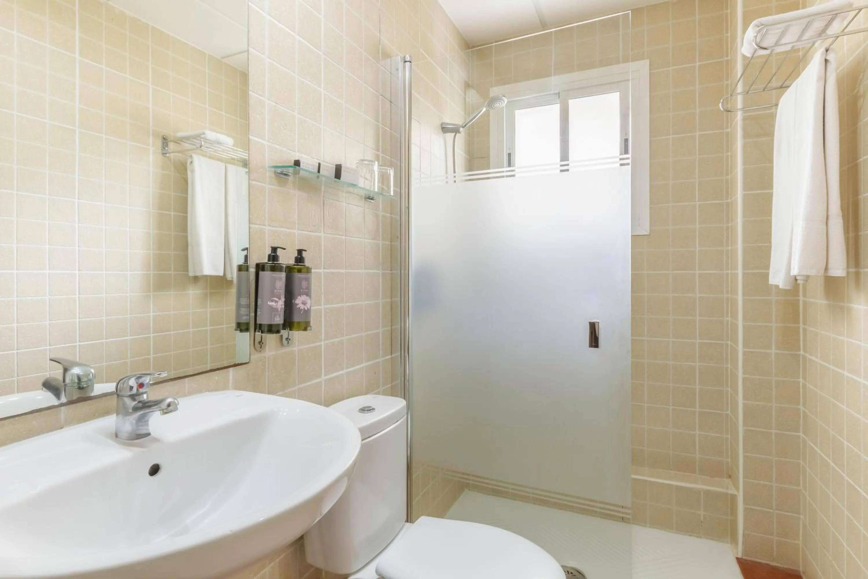 Bathroom in Hotel Best Siroco