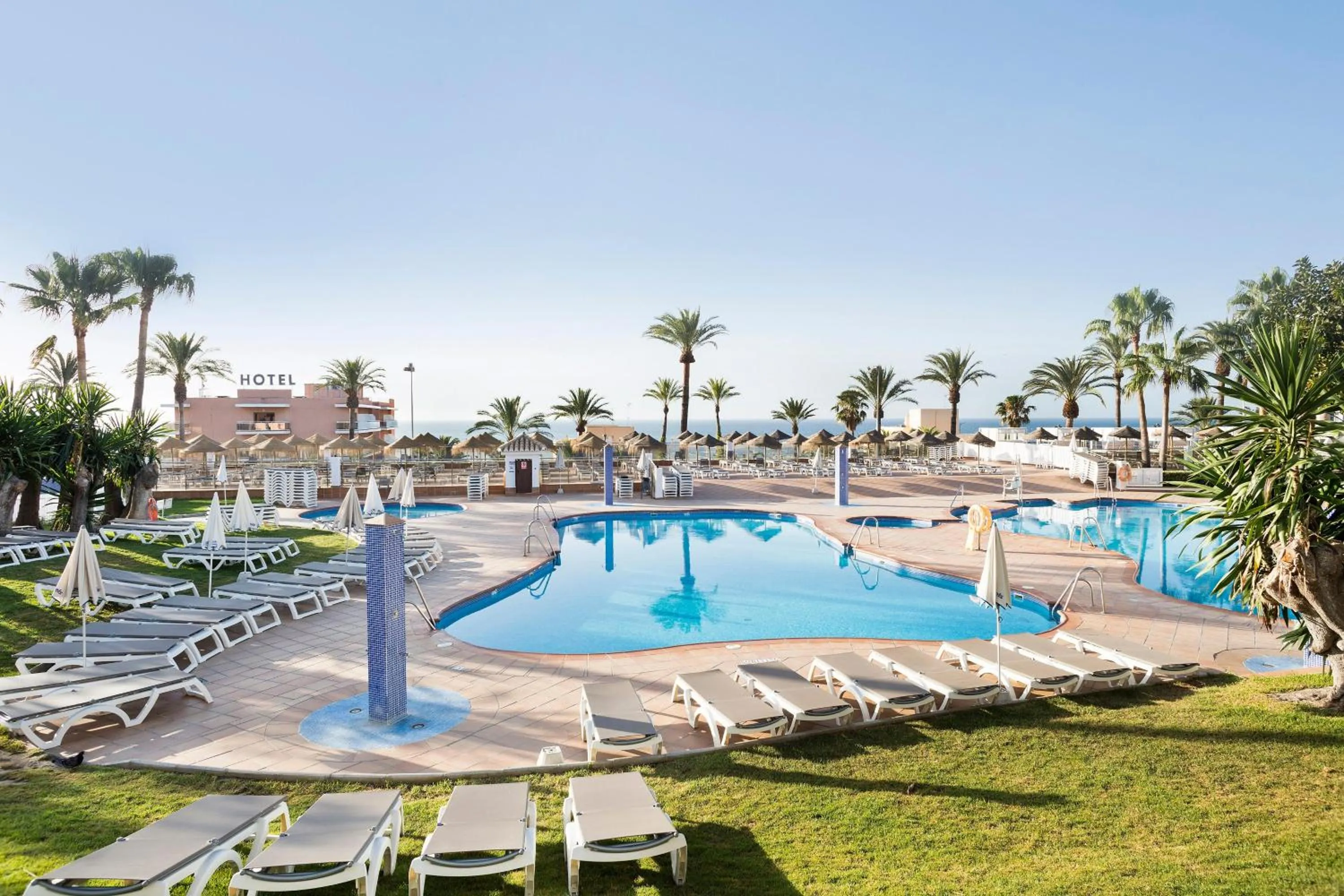 Swimming pool in Hotel Best Siroco