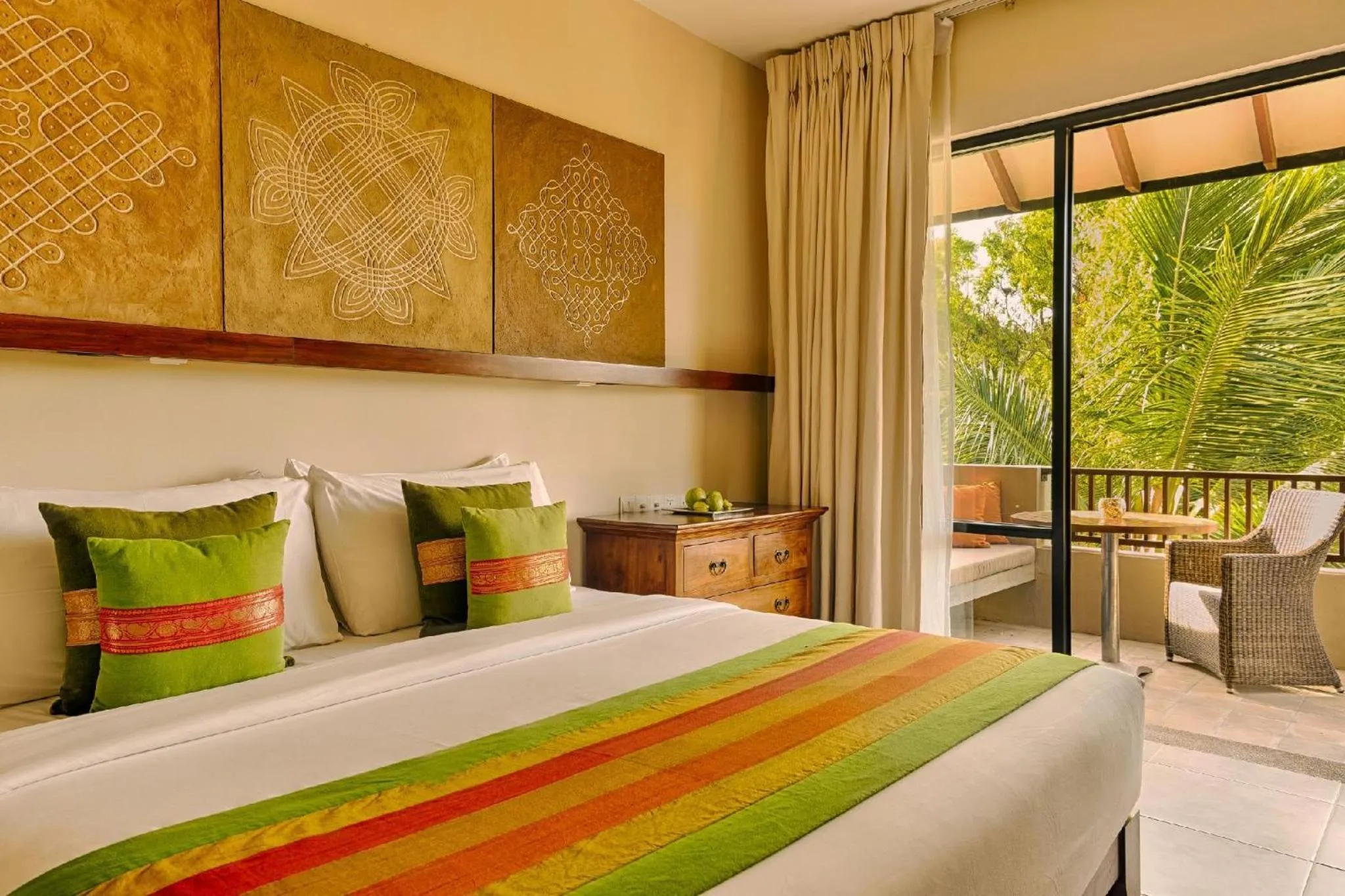 Bed in Sunrise Pasikuda