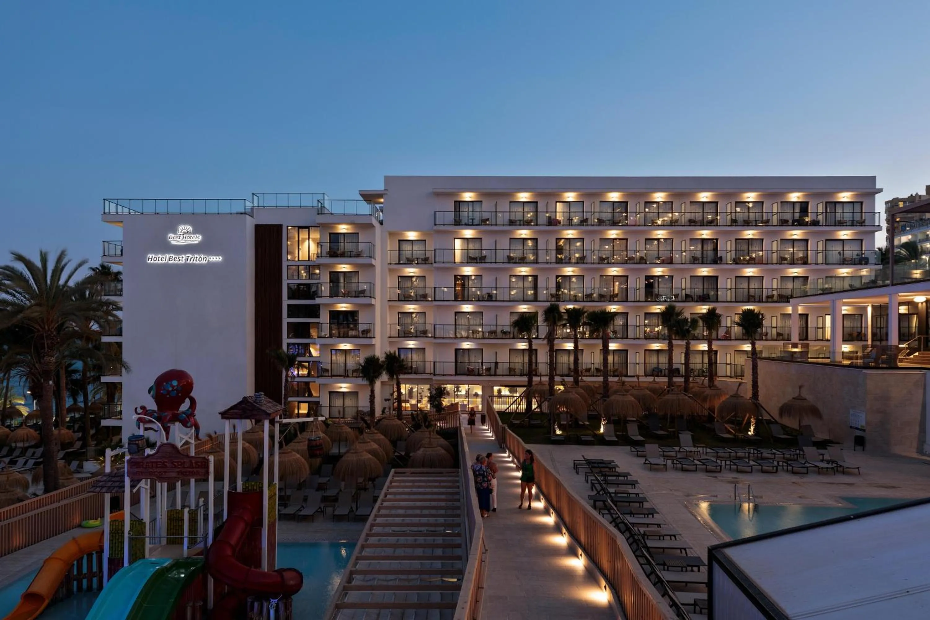 Property building in Hotel Best Triton