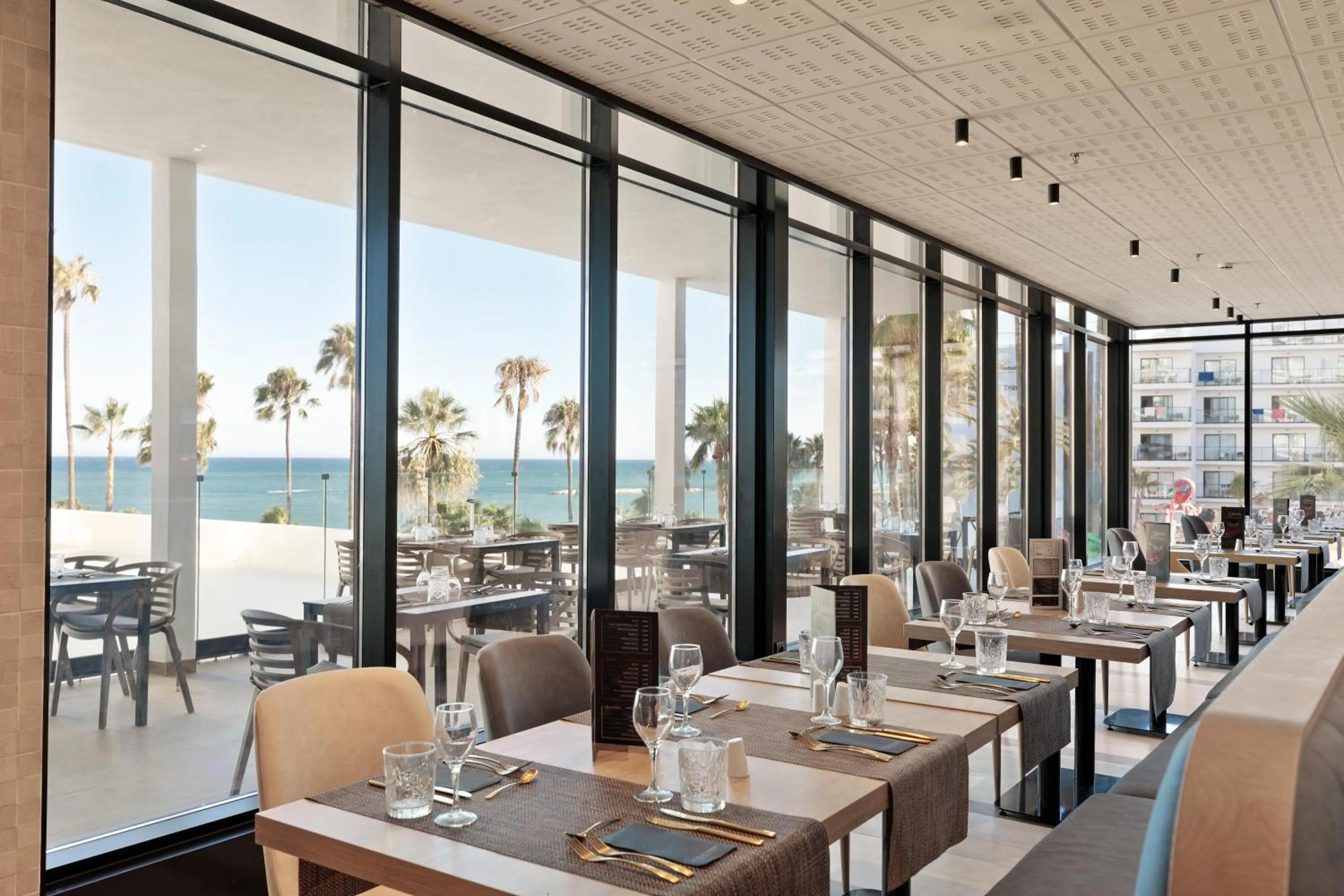 Restaurant/places to eat in Hotel Best Triton