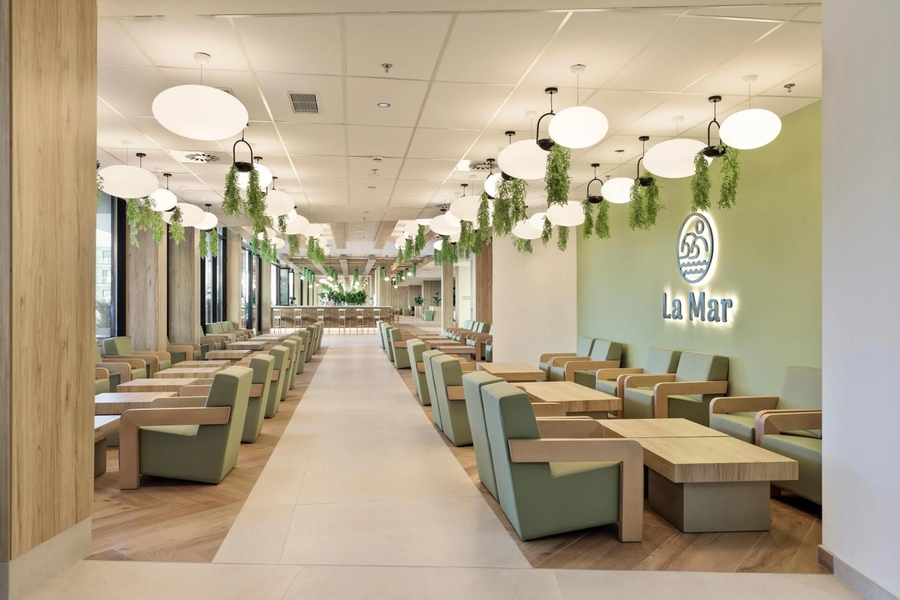 Lounge or bar in Hotel Best Triton