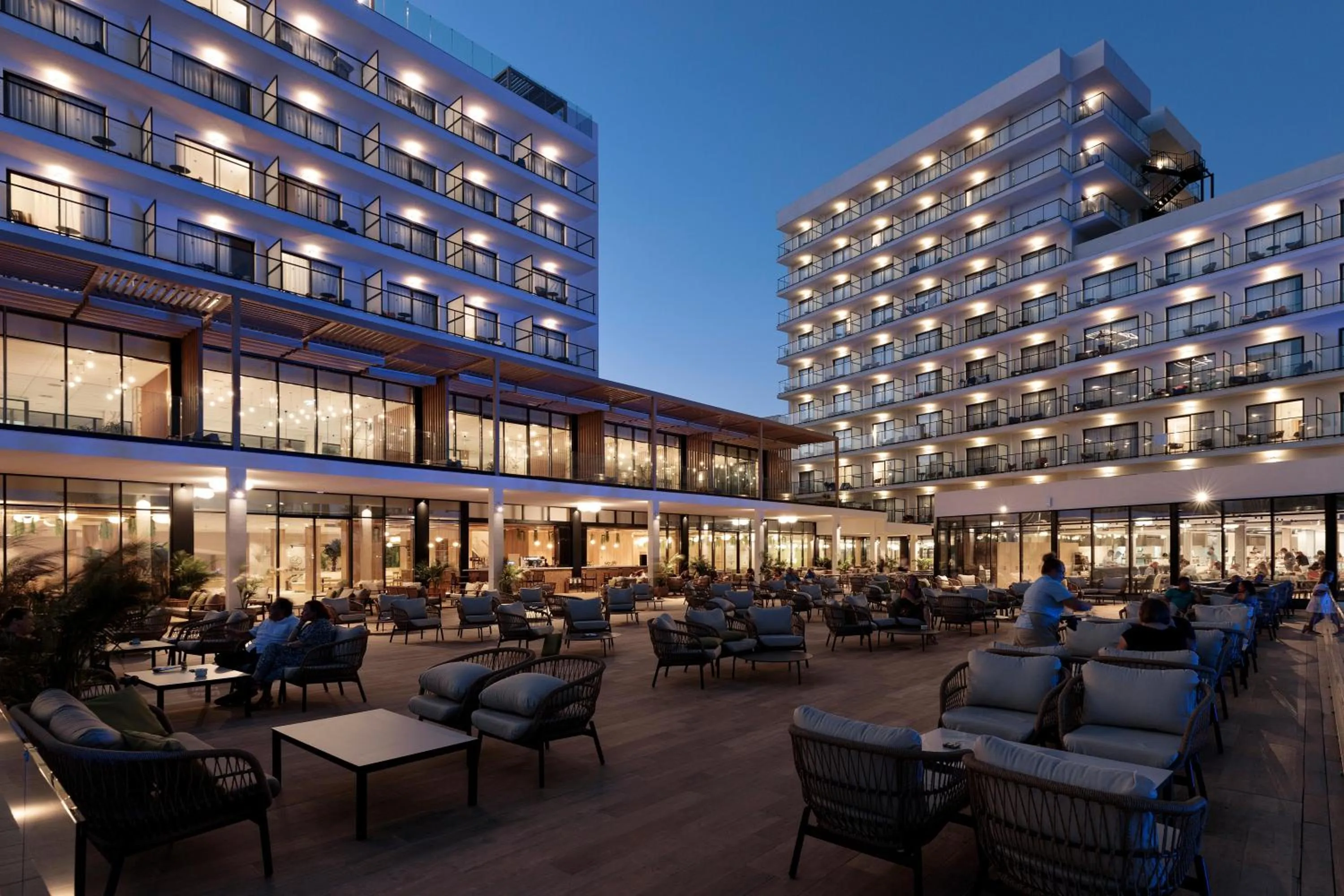 Lounge or bar in Hotel Best Triton