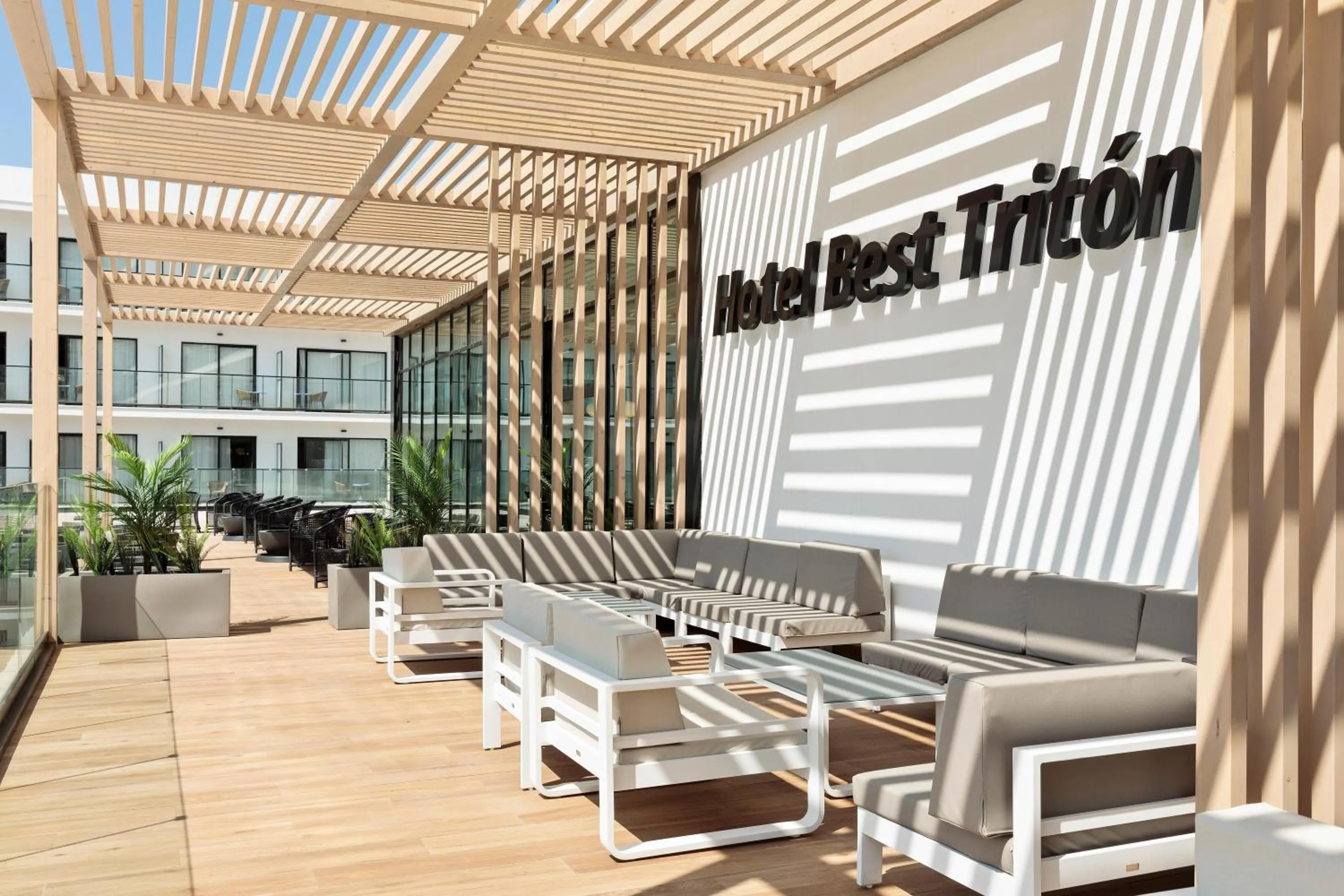 Lobby or reception in Hotel Best Triton