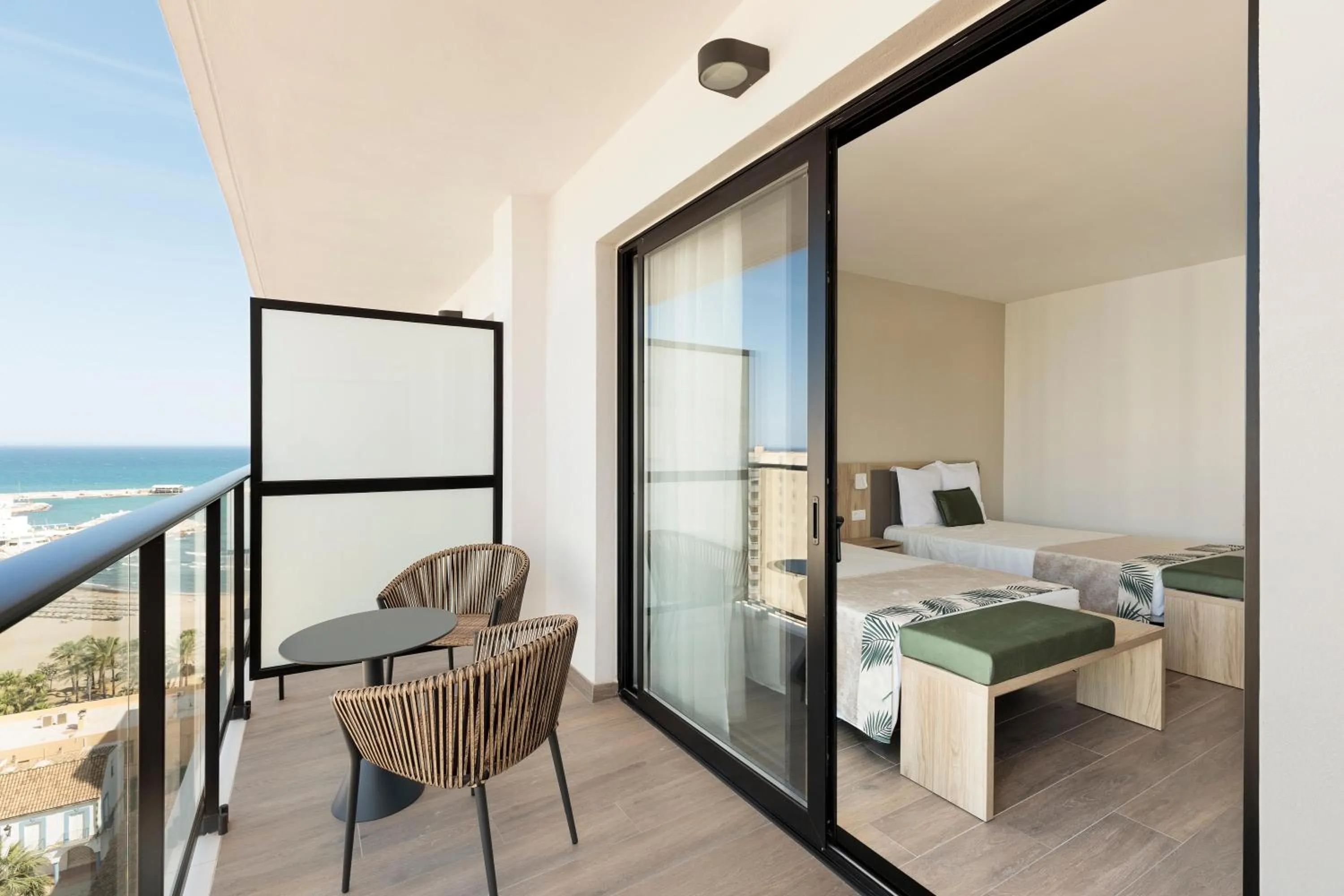 Photo of the whole room in Hotel Best Triton