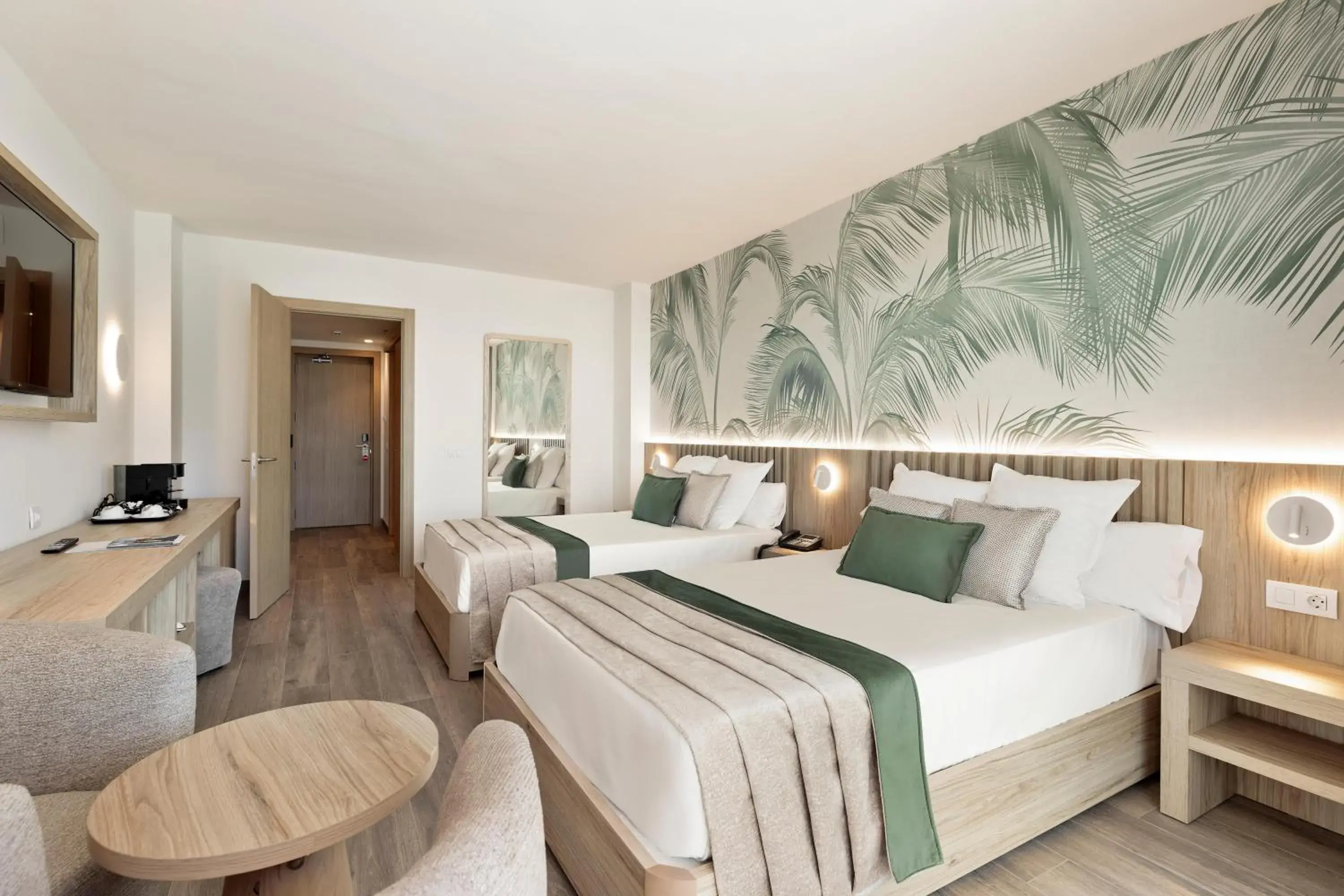 Deluxe Twin Room (2 Adults) in Hotel Best Triton Deluxe Twin Room (2 Adults) in Hotel Best Triton