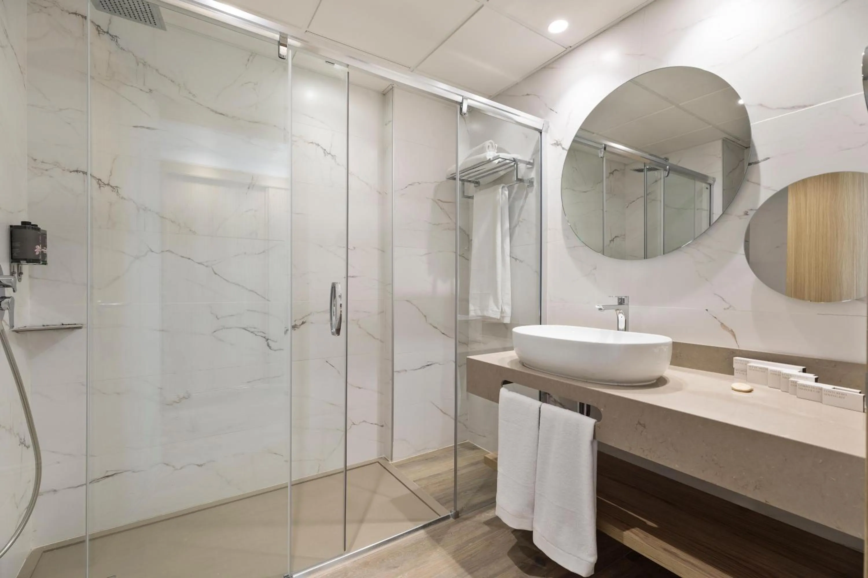 Bathroom in Hotel Best Triton