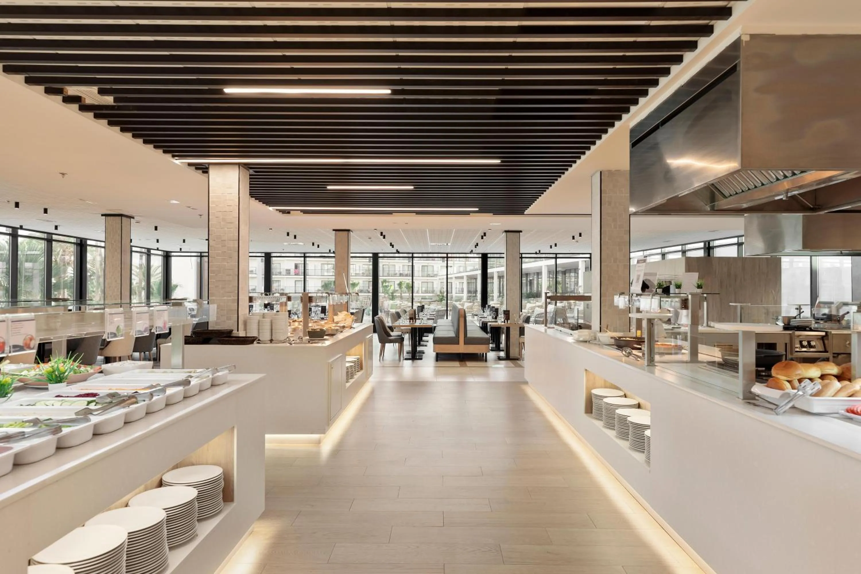 Restaurant/places to eat in Hotel Best Triton