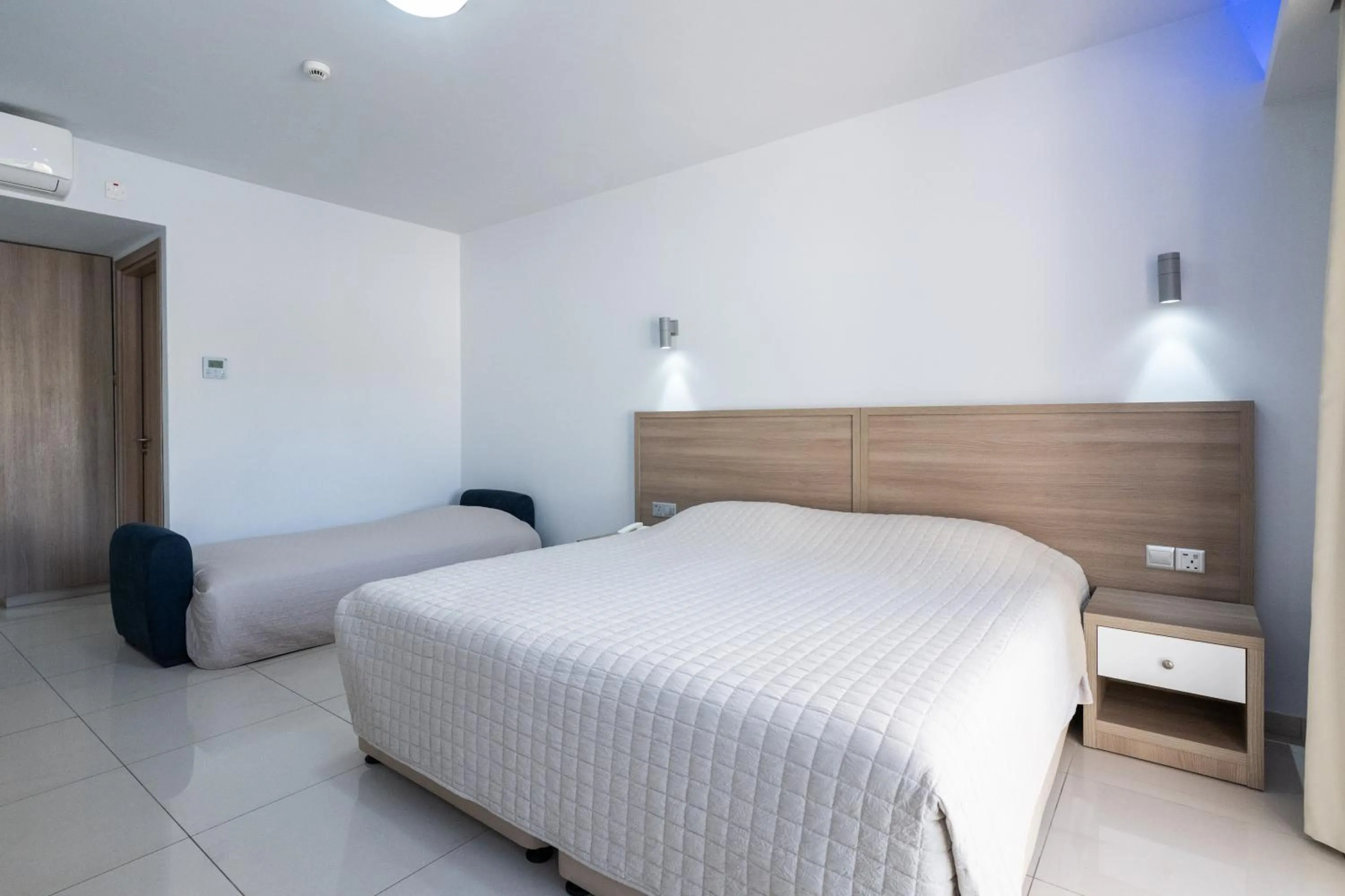 Bedroom, Bed in Bellini Hotel