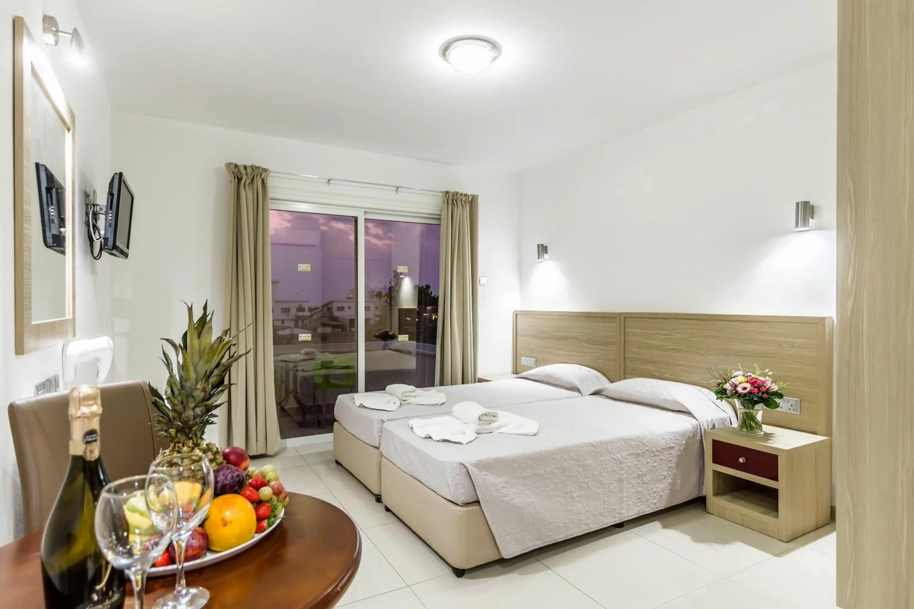 Bedroom, Bed in Bellini Hotel