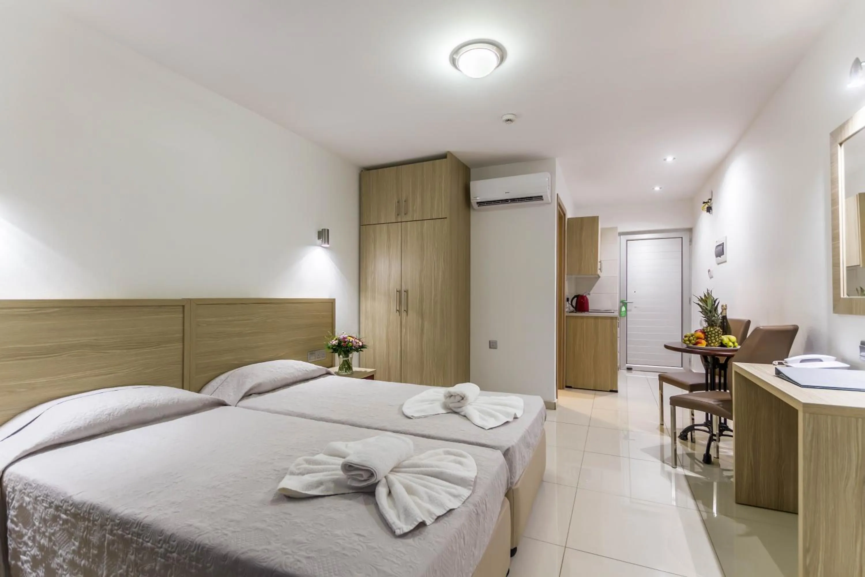 Photo of the whole room, Bed in Bellini Hotel