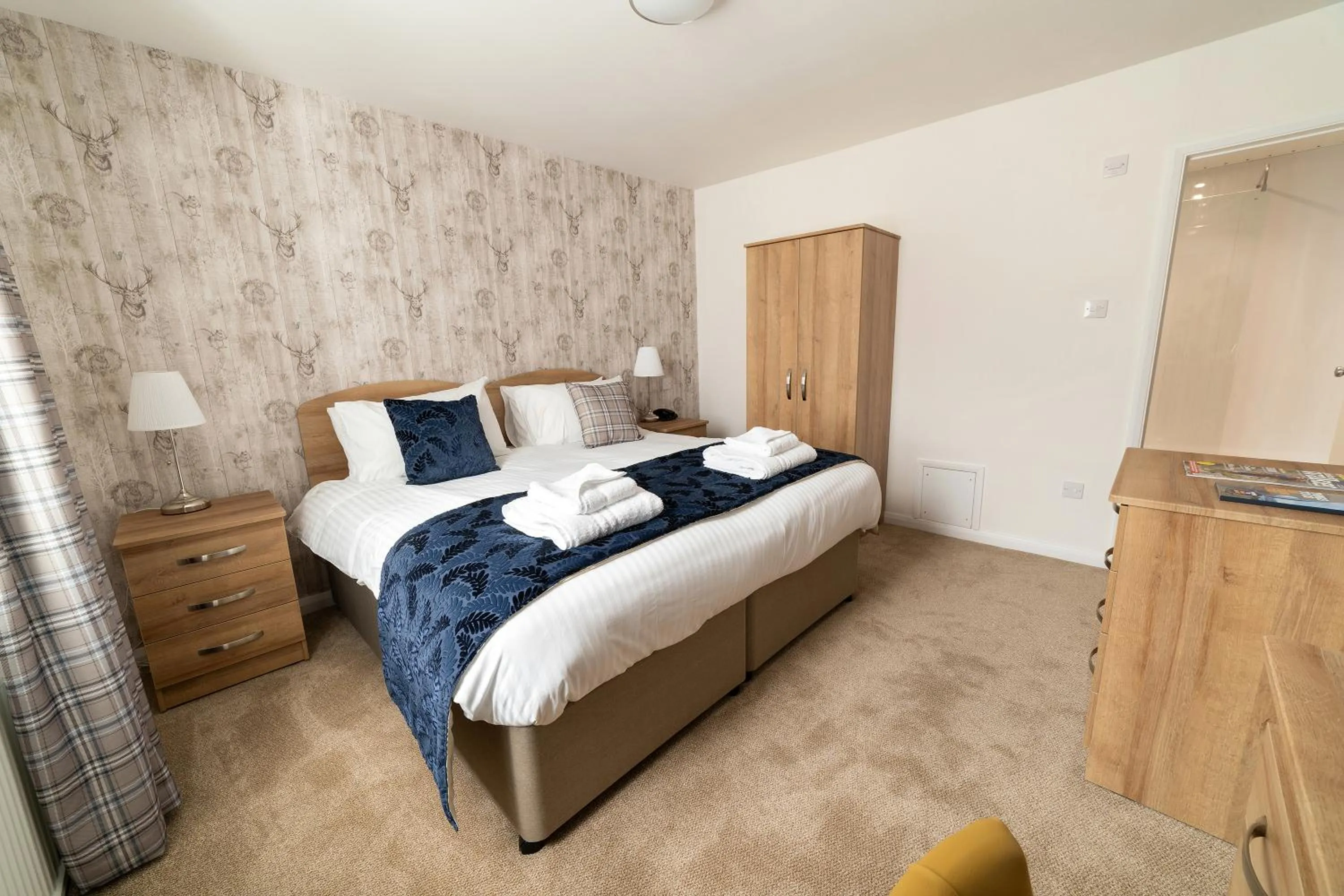 Photo of the whole room, Bed in County Hotel