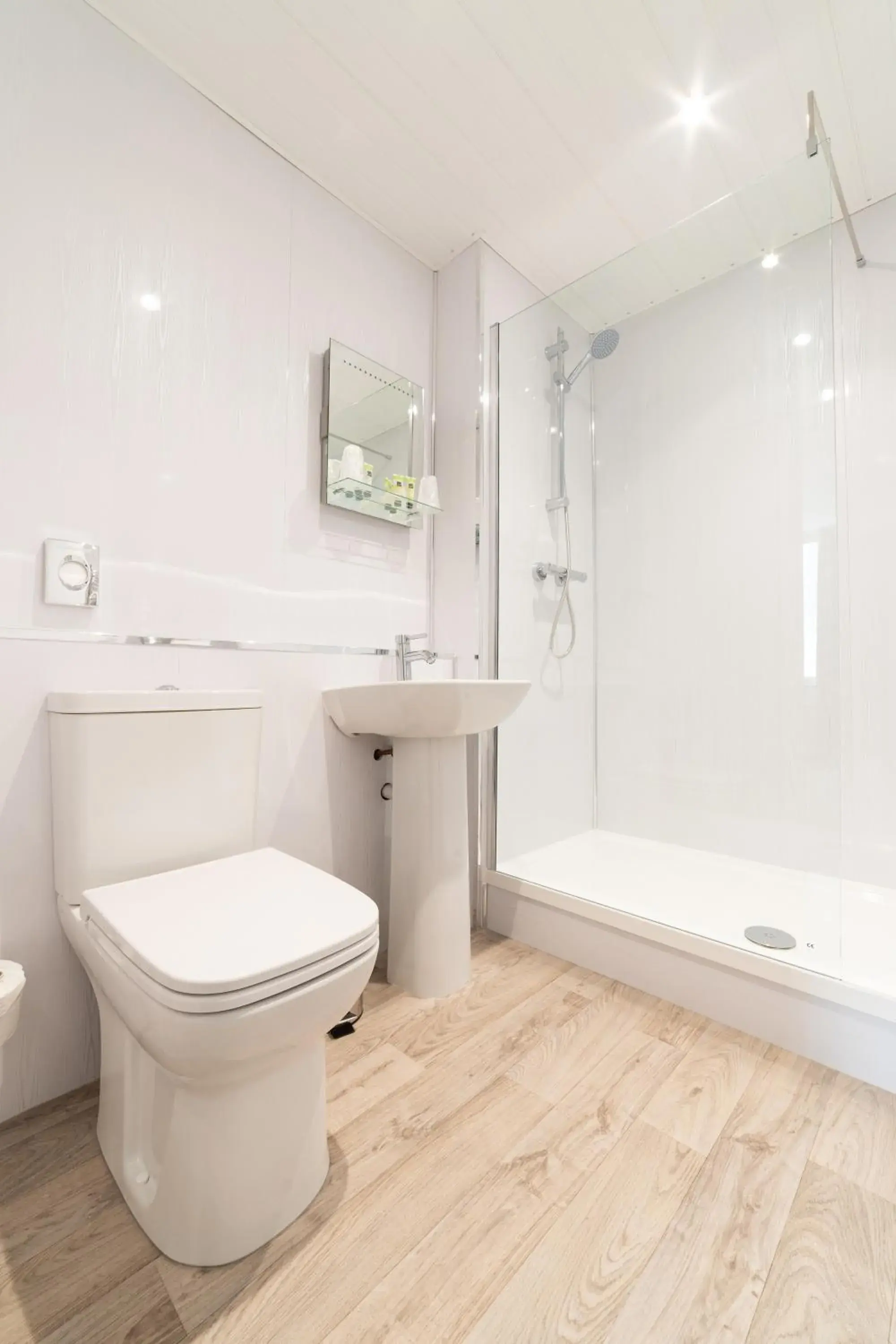 Standard Family Room with One Double Bed and One Single Bed - Non-Smoking in County Hotel Standard Family Room with One Double Bed and One Single Bed - Non-Smoking in County Hotel