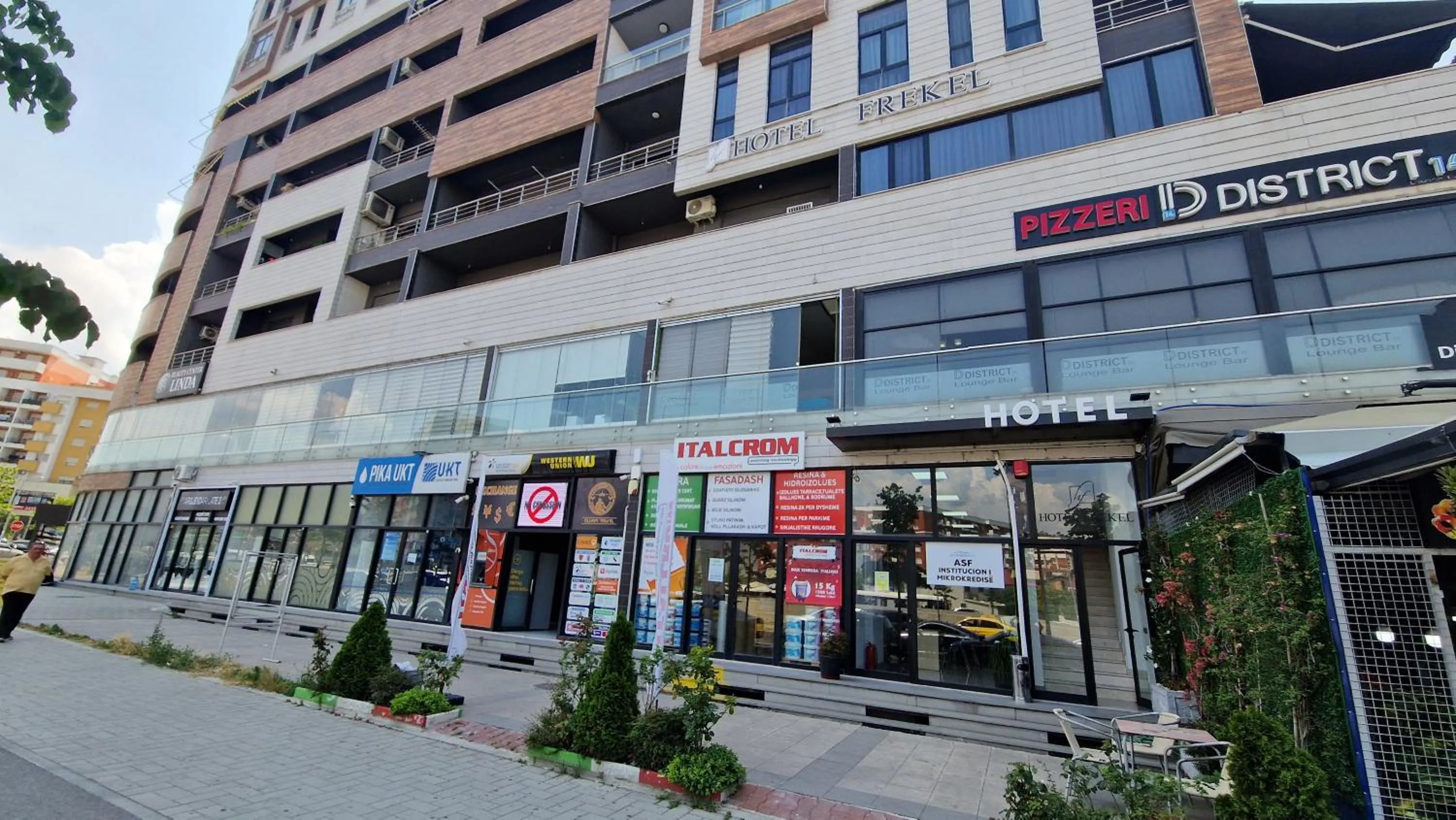 Property building in Frekel Hotel