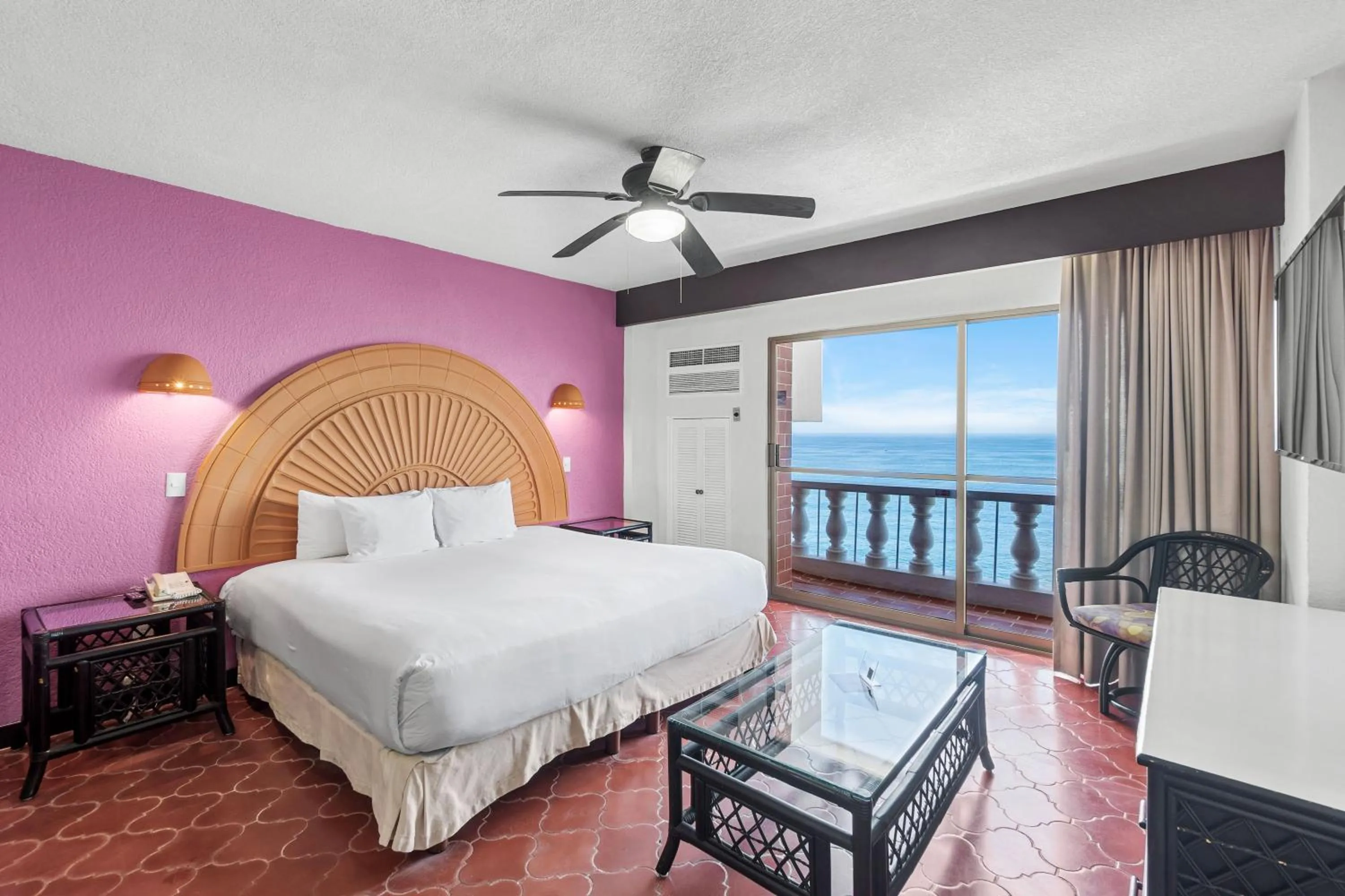 Bedroom, Bed in Costa Sur Resort, Classico Collection by Sonesta