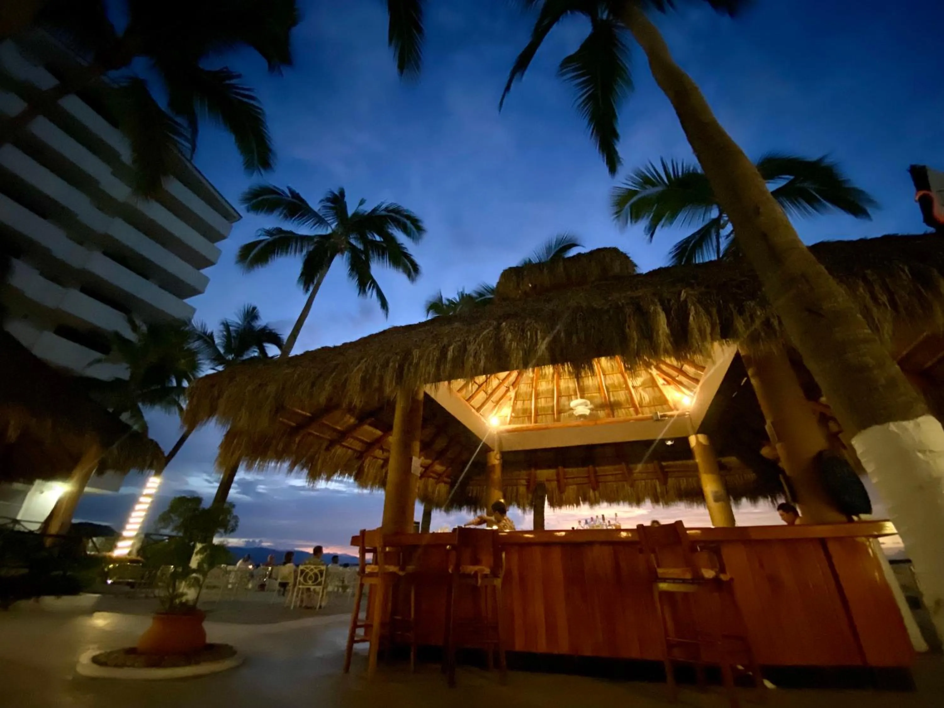 Lounge or bar in Costa Sur Resort, Classico Collection by Sonesta