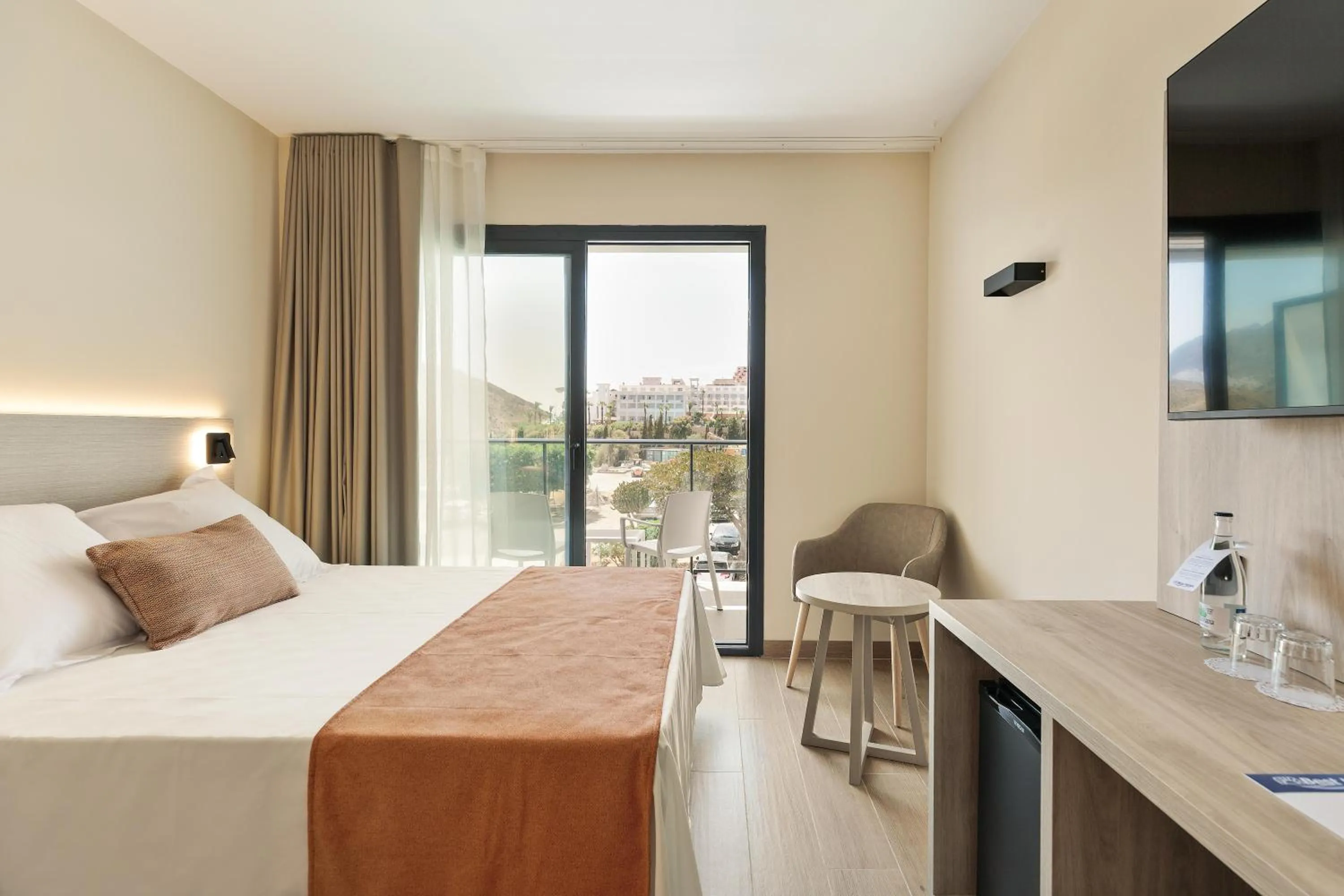 Photo of the whole room, Bed in Hotel Best Oasis Tropical