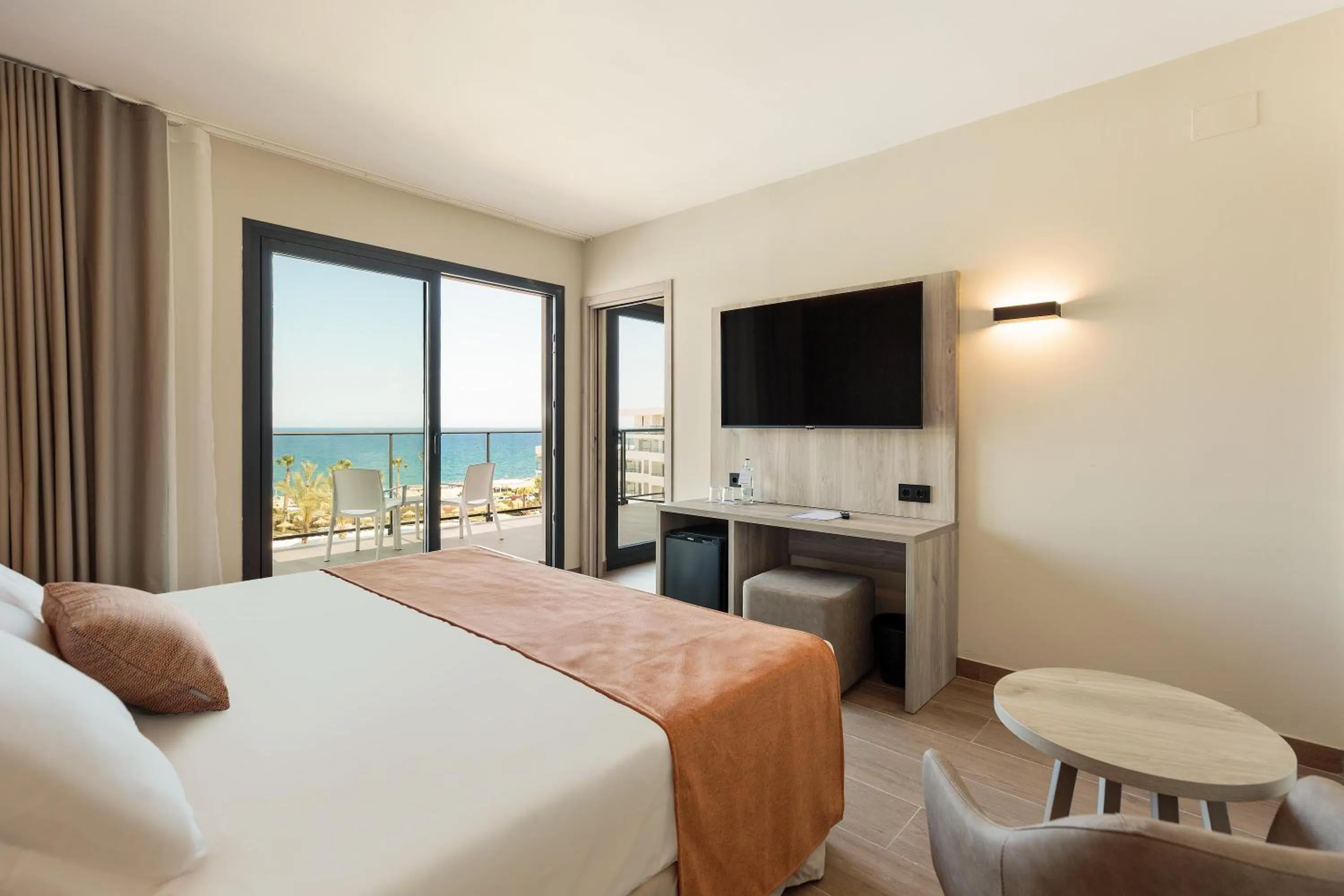 Photo of the whole room, Bed in Hotel Best Oasis Tropical