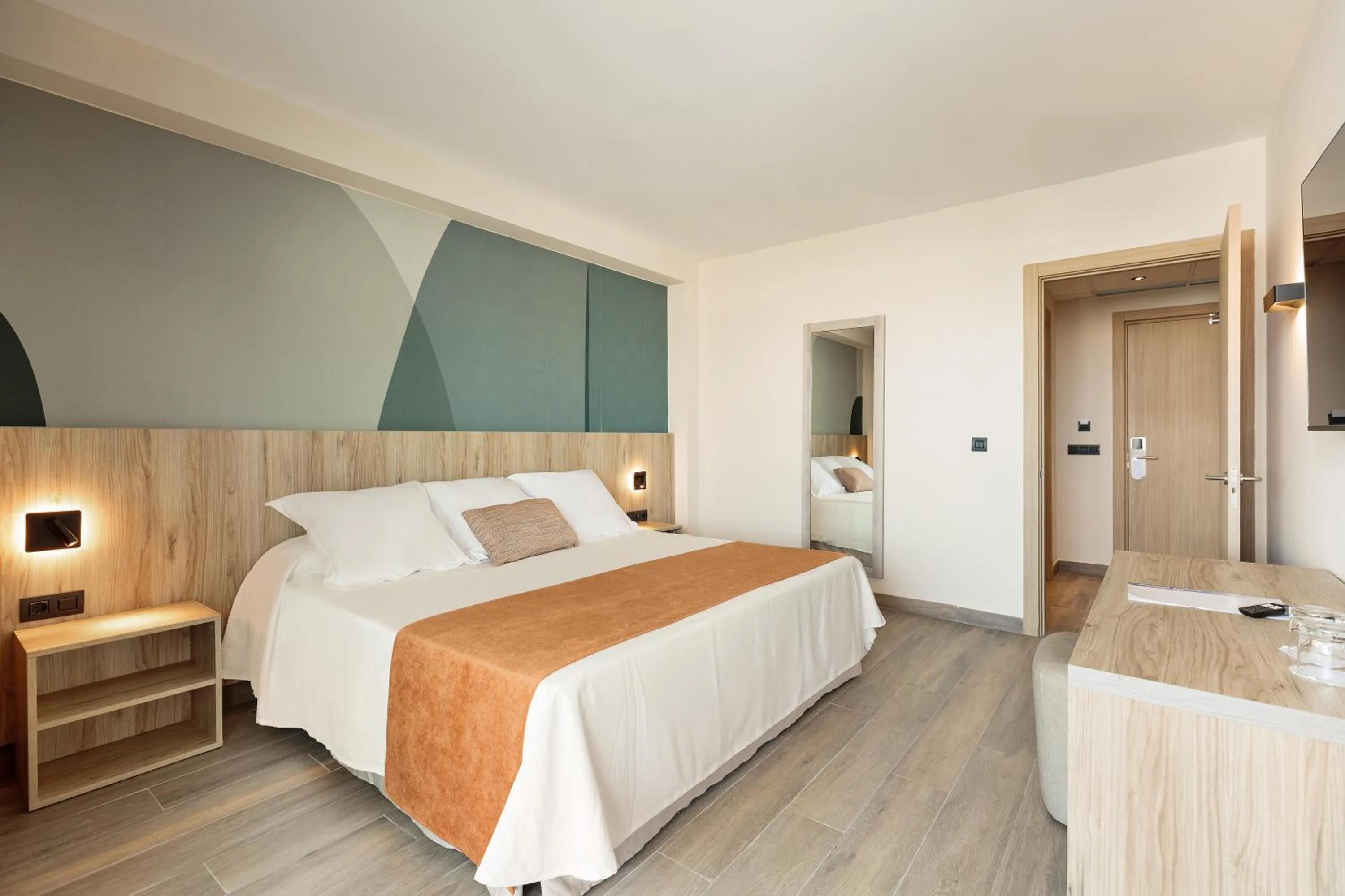 Photo of the whole room, Bed in Hotel Best Oasis Tropical