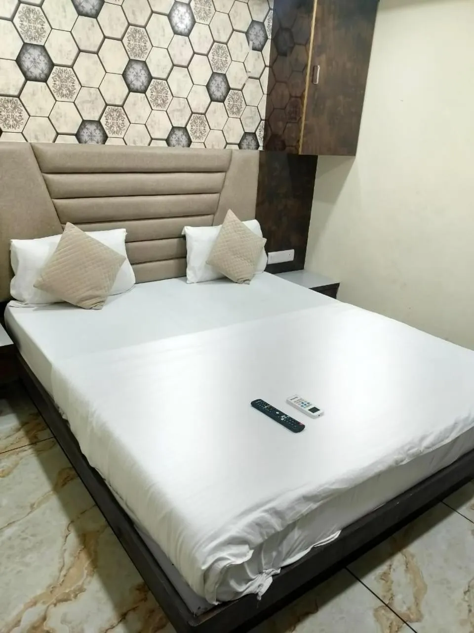 Bed in Hotel Raj Palace