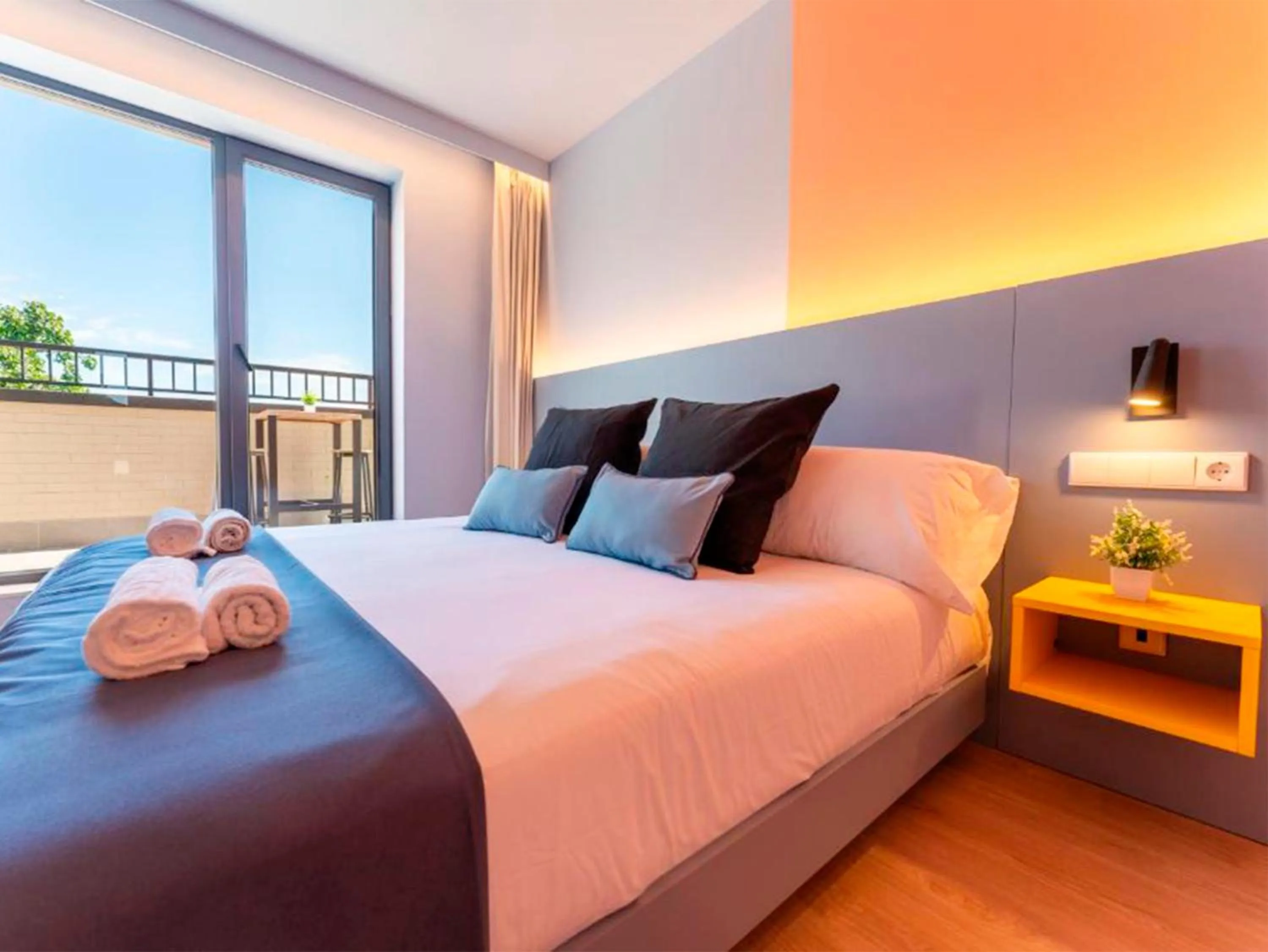 Bed in La marina sunset 3000