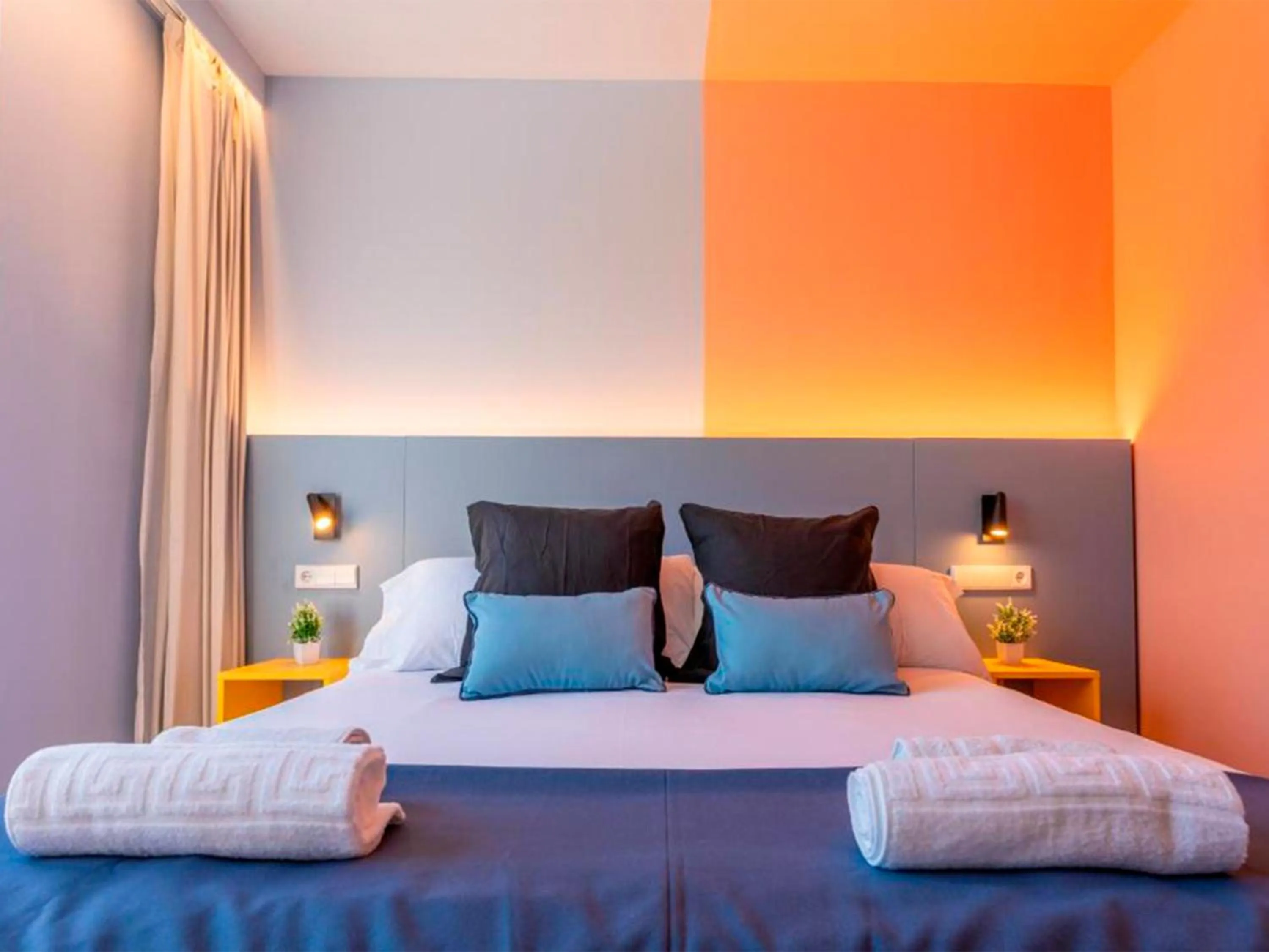 Bed in La marina sunset 3000