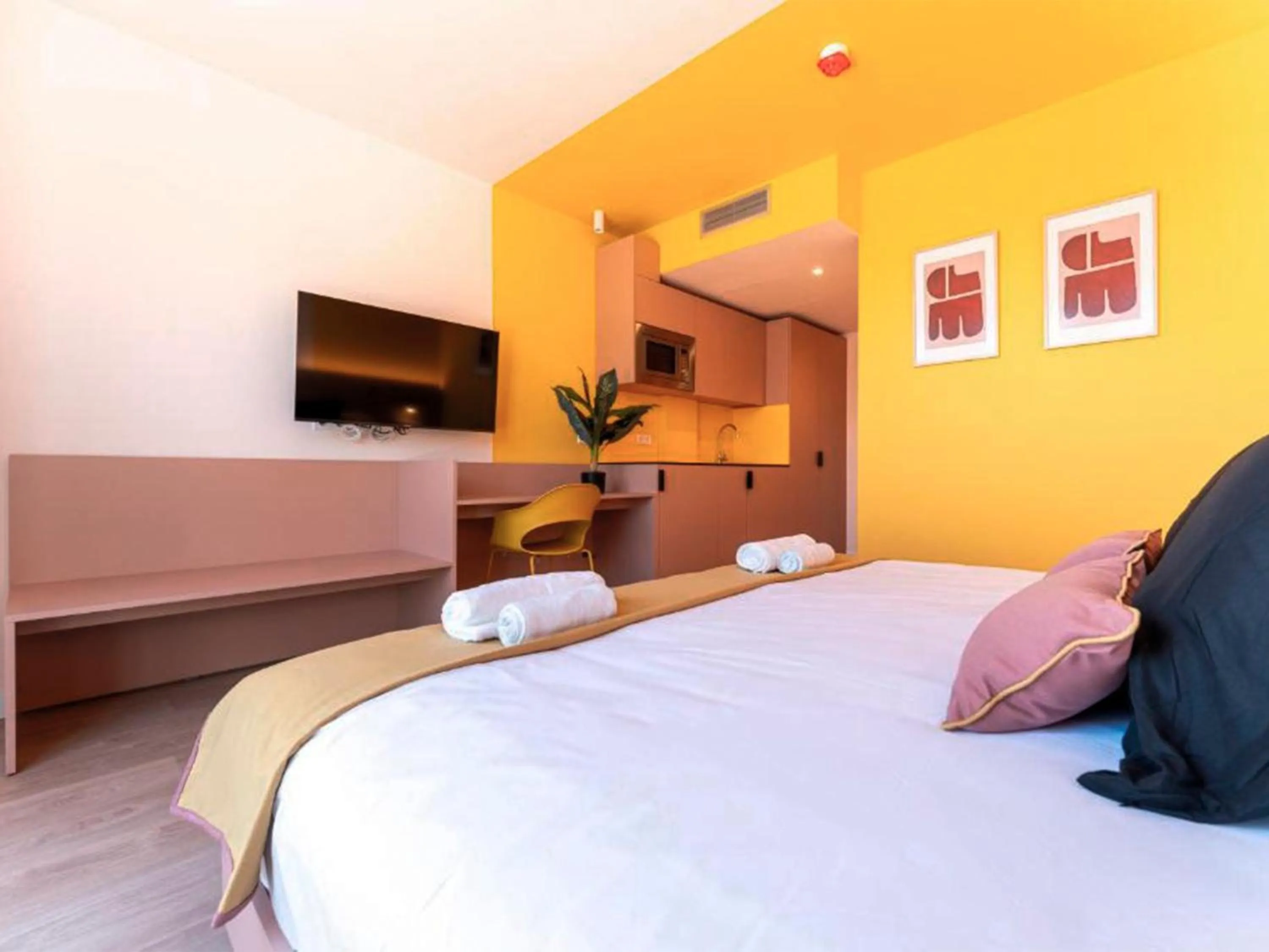 Bed in La marina sunset 3000