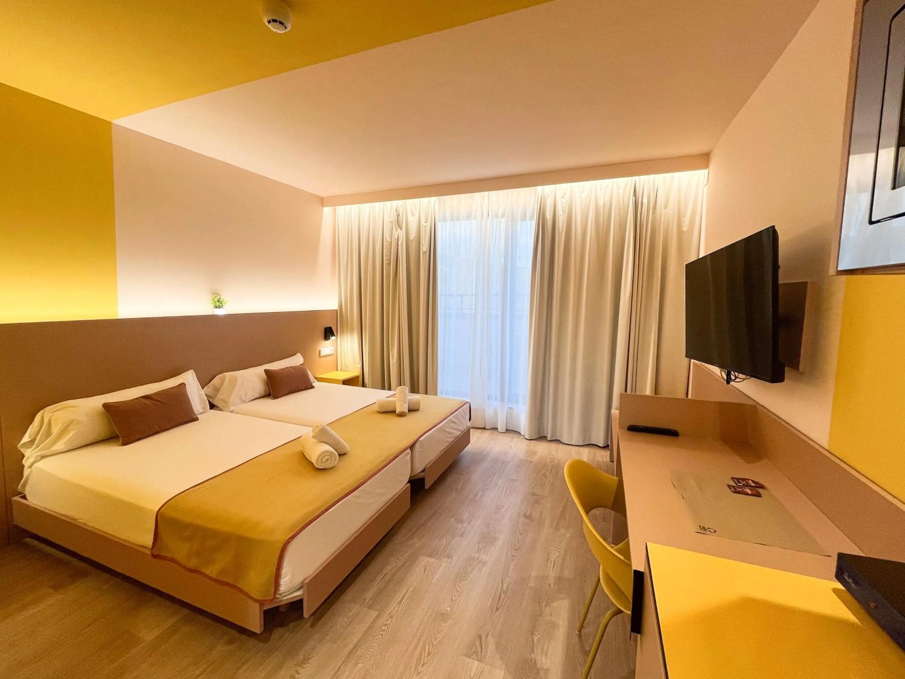 Bed in La marina sunset 3000