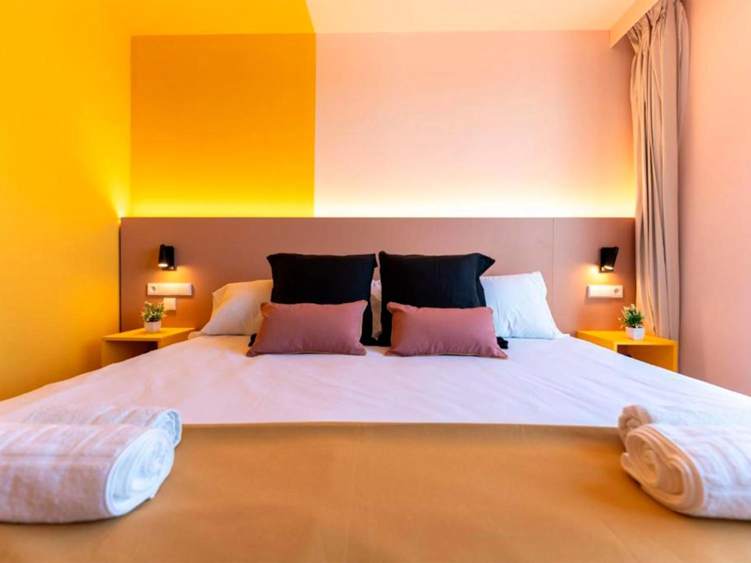 Bed in La marina sunset 3000