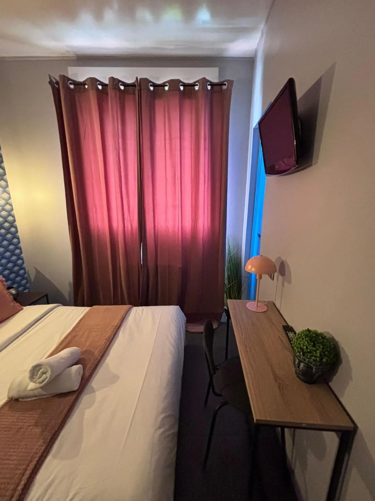 Bed in Hôtel Astrid