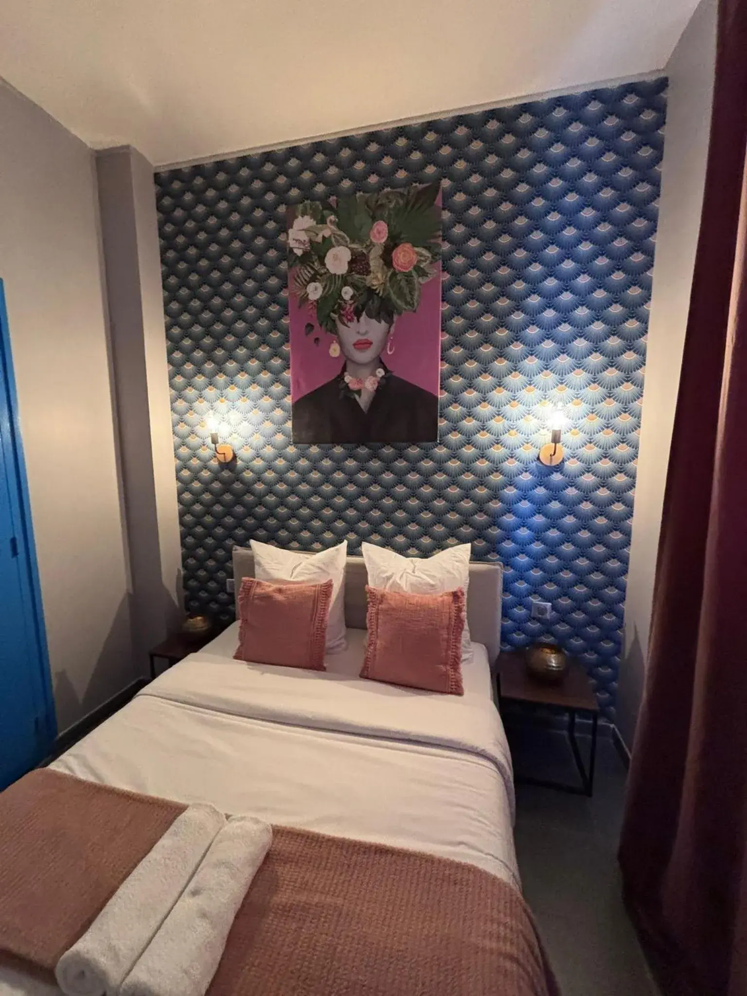 Small Double Room in Hôtel Astrid Small Double Room in Hôtel Astrid