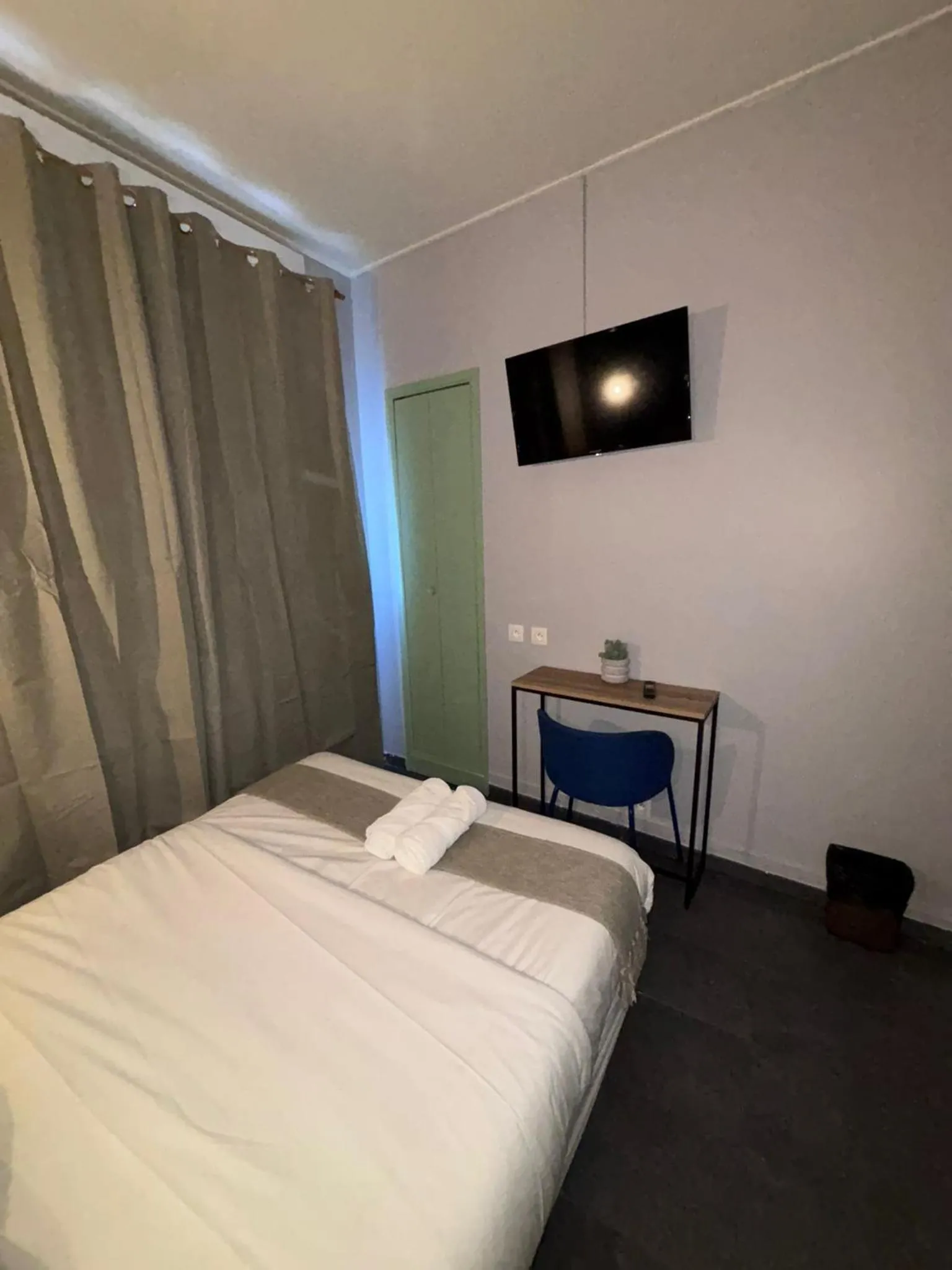Bed in Hôtel Astrid