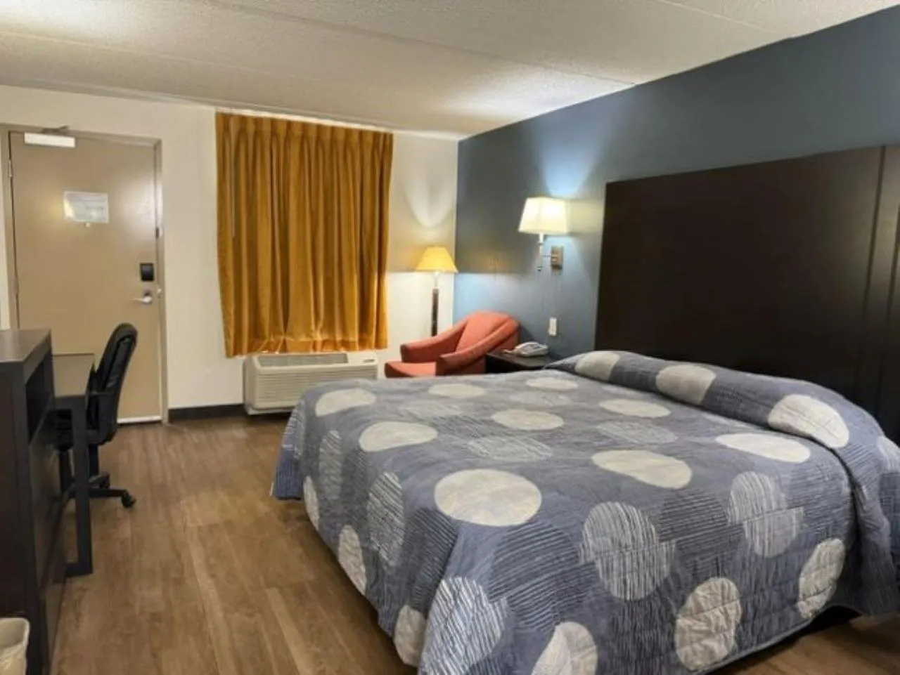 Single Room - single occupancy in Hilltop Inn