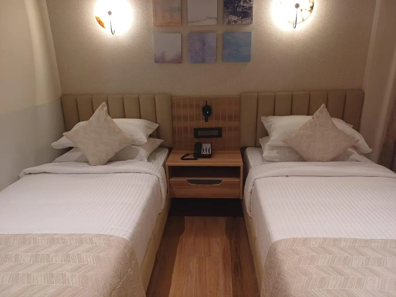 Bedroom, Bed in Hotel Raai Hosur
