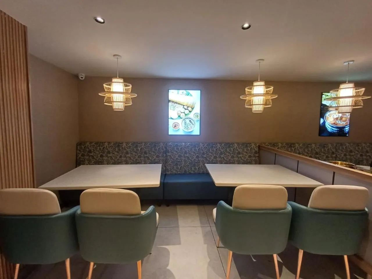 Restaurant/places to eat in Hotel Raai Hosur